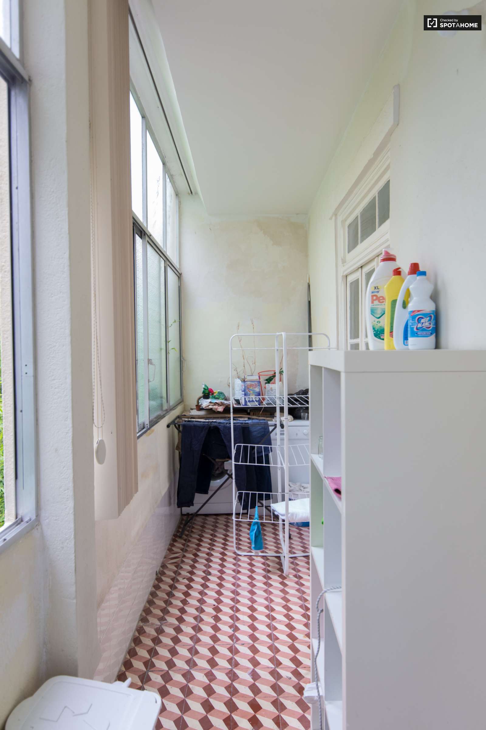 Single Bed in Modern rooms for rent in 6-bedroom apartment in Avenidas Novas