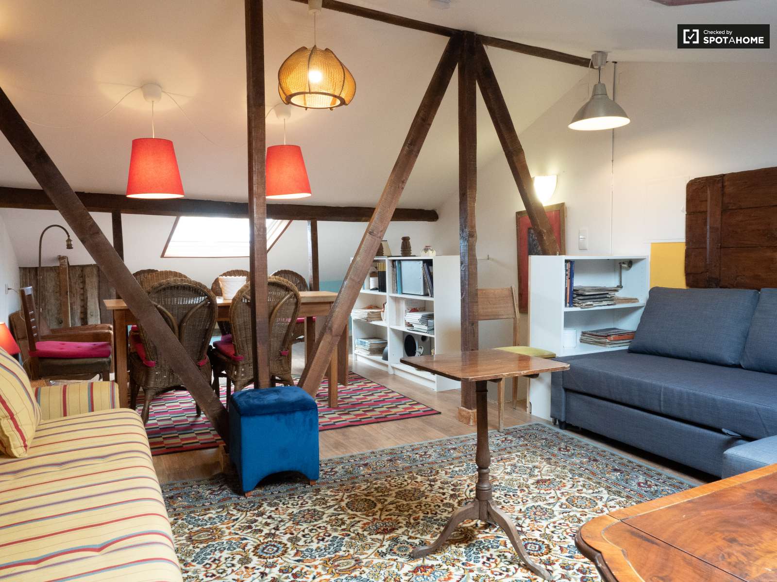 Charming 2-bedroom apartment for rent in Estrela