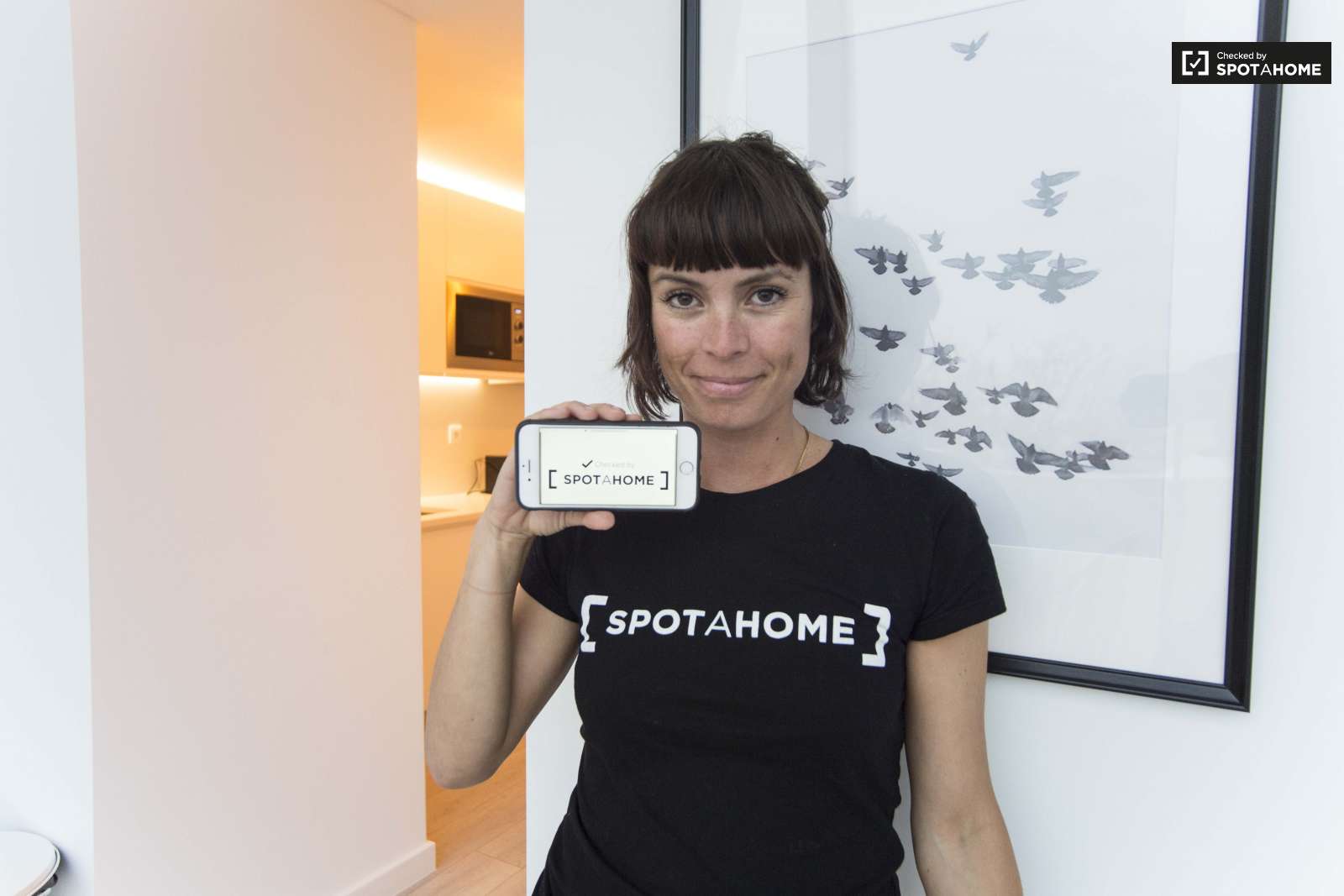 Chic 3-bedroom apartment for rent close to Feira da Ladra in Penha de França