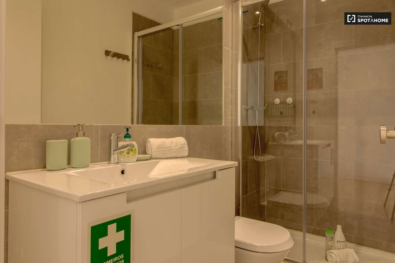 Charming 1-bedroom apartment with AC for rent in central Belém