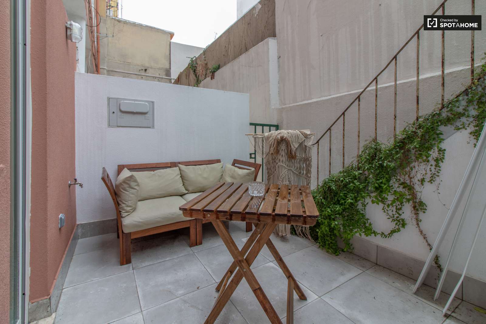 2-bedroom apartment for rent in Arroios