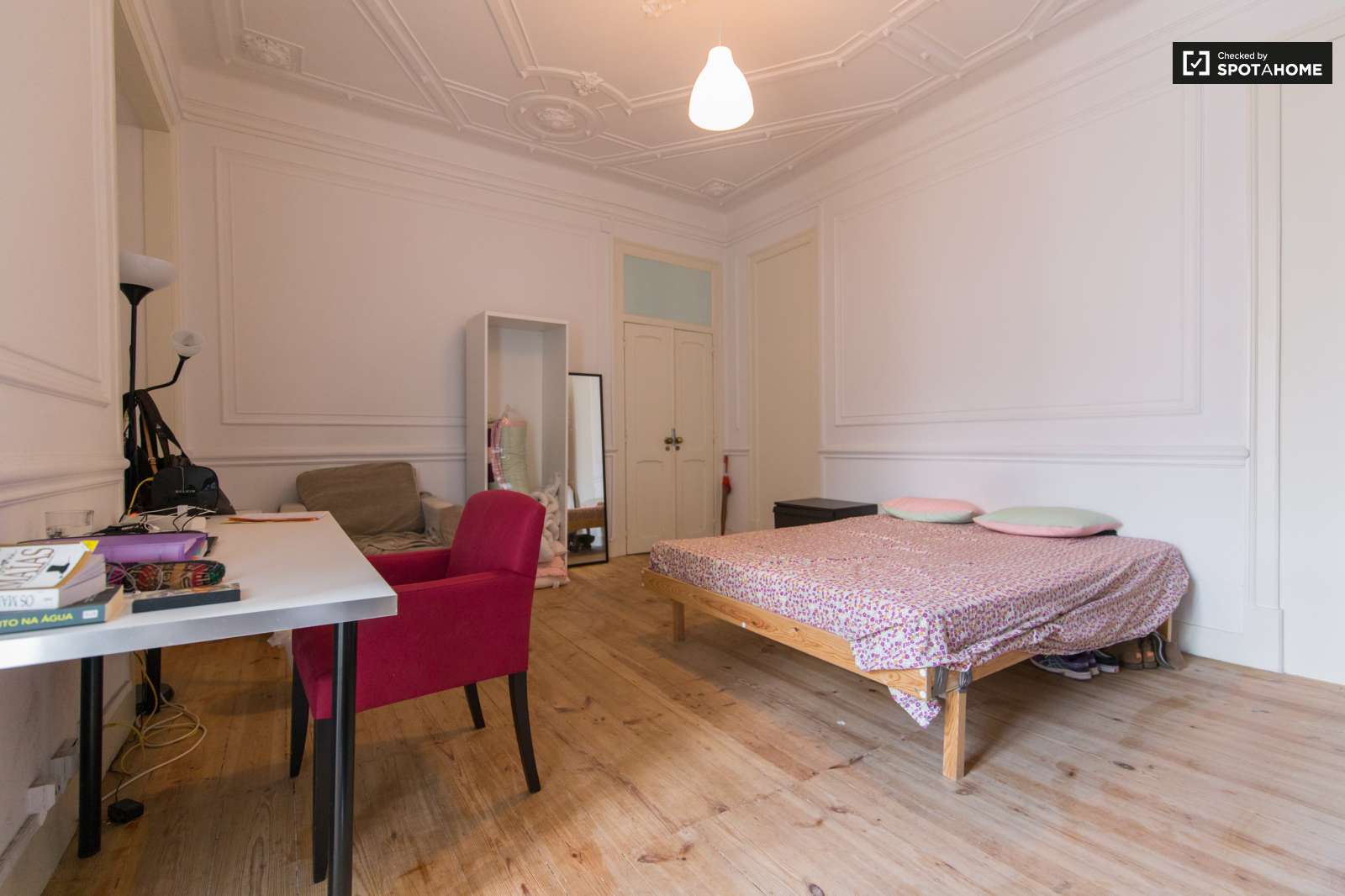 Cama individual en habitación de 4 personas