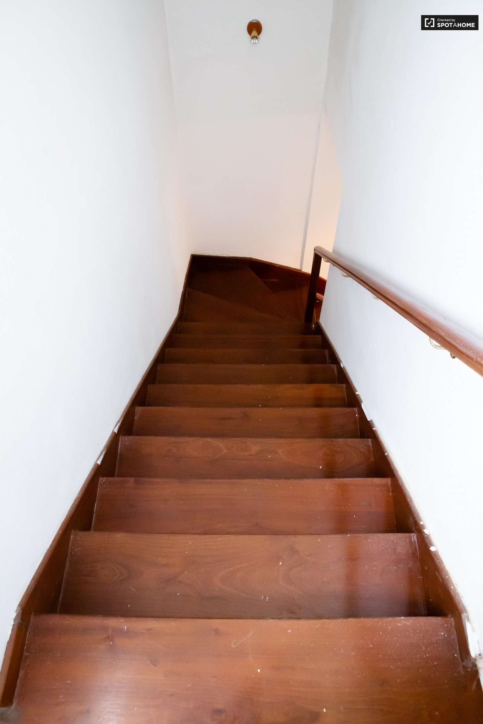 Double bed in Spacious rooms for rent in 5-bedroom house in Sao Domingos de Rana