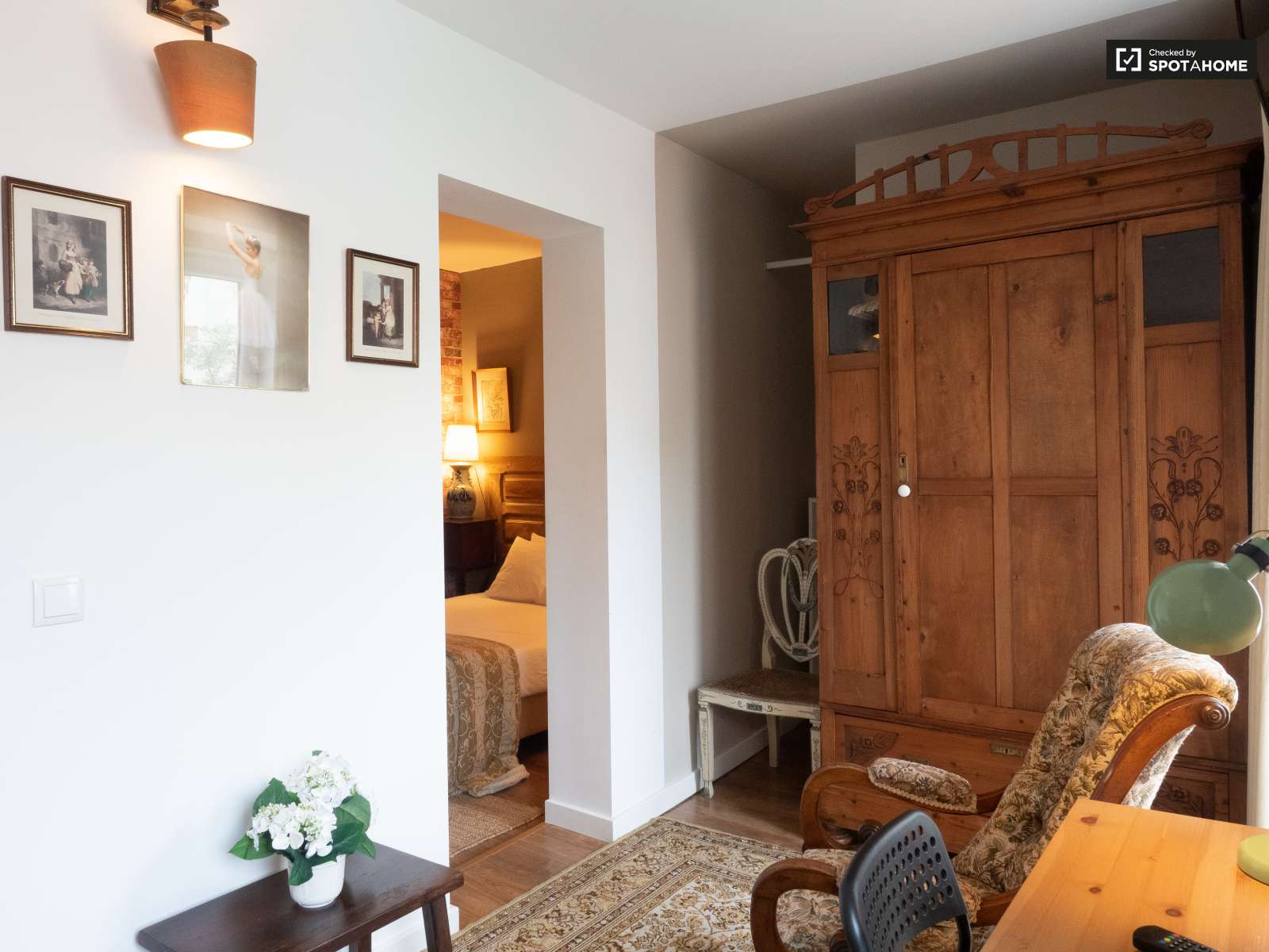 Chic 2-bedroom apartment for rent in Estrela