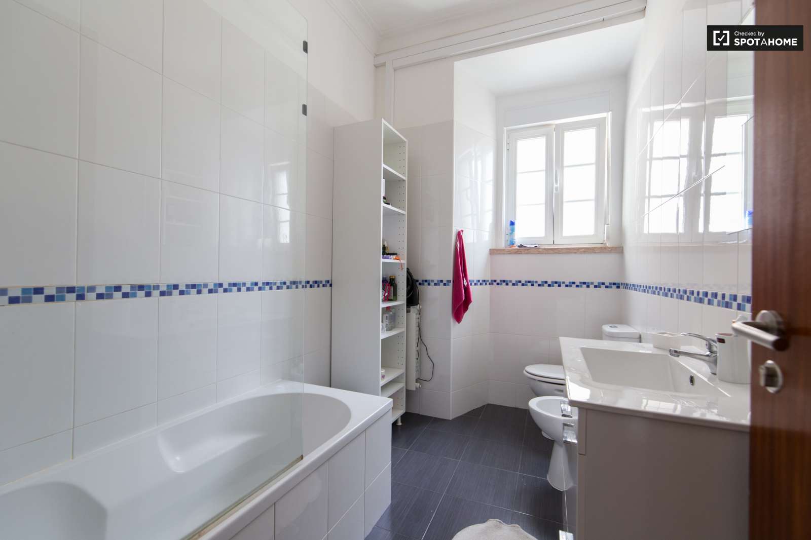 Apartamento com 2 quartos perto de Santa Apolónia