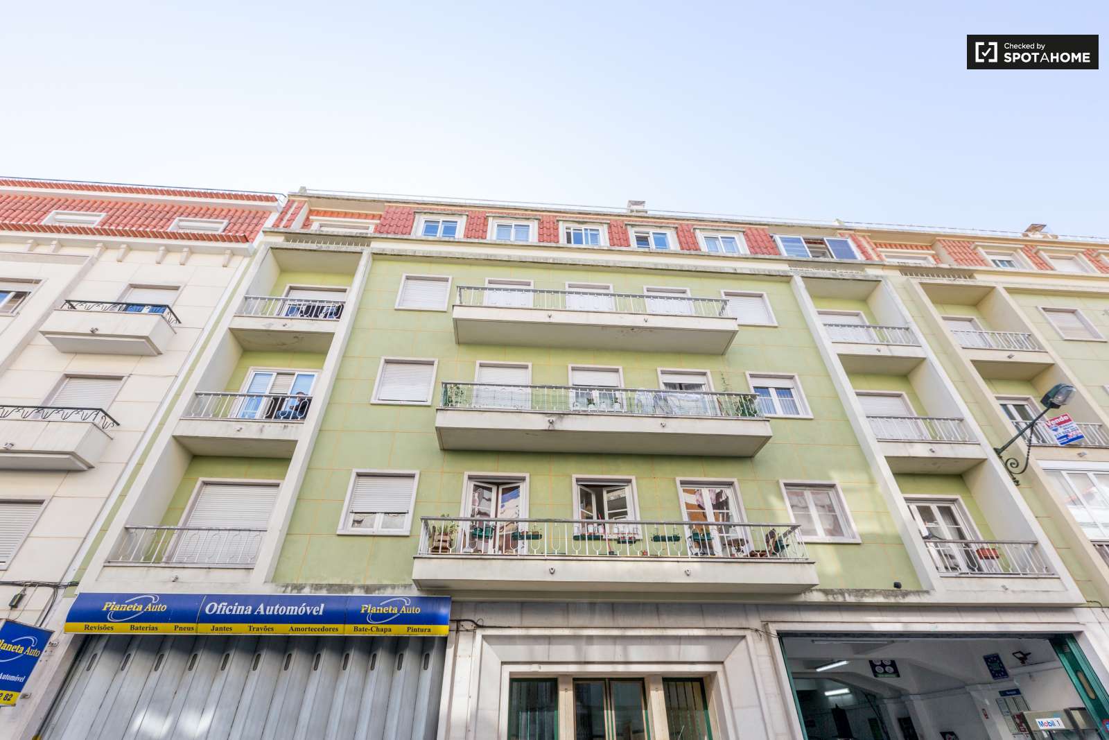 ROOM NEXT TO THE BEACH, CAPARICA, LISBON