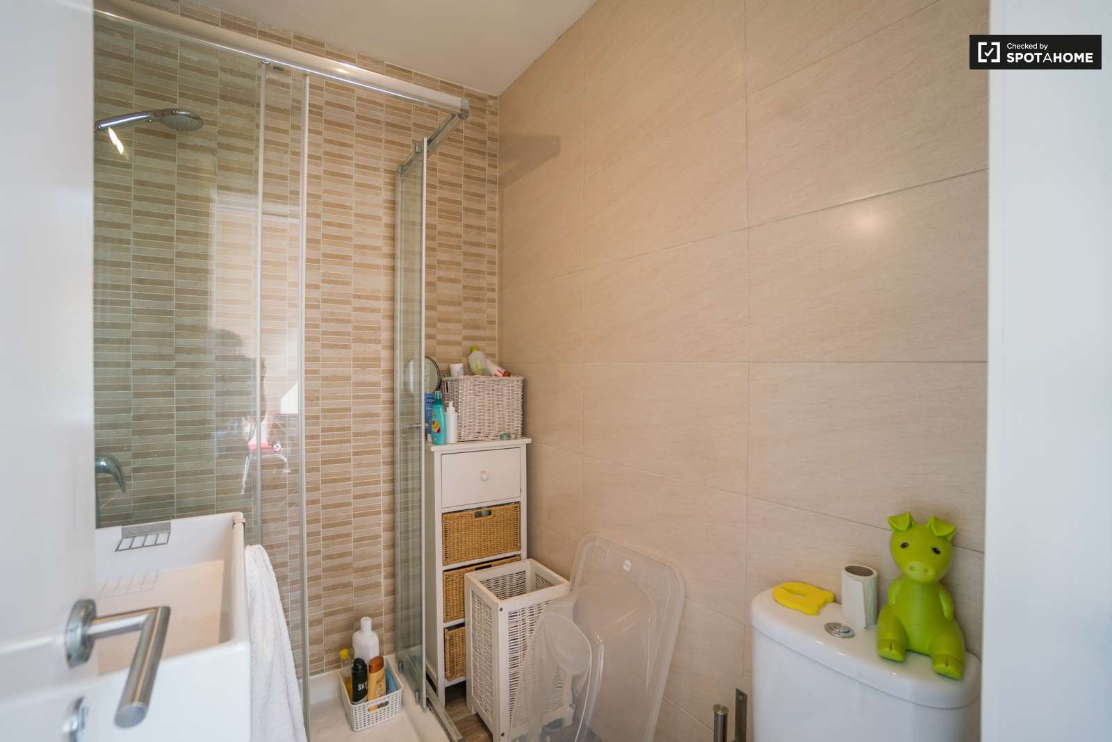 Exterior 2-bedroom apartment for rent in Campo de ourique