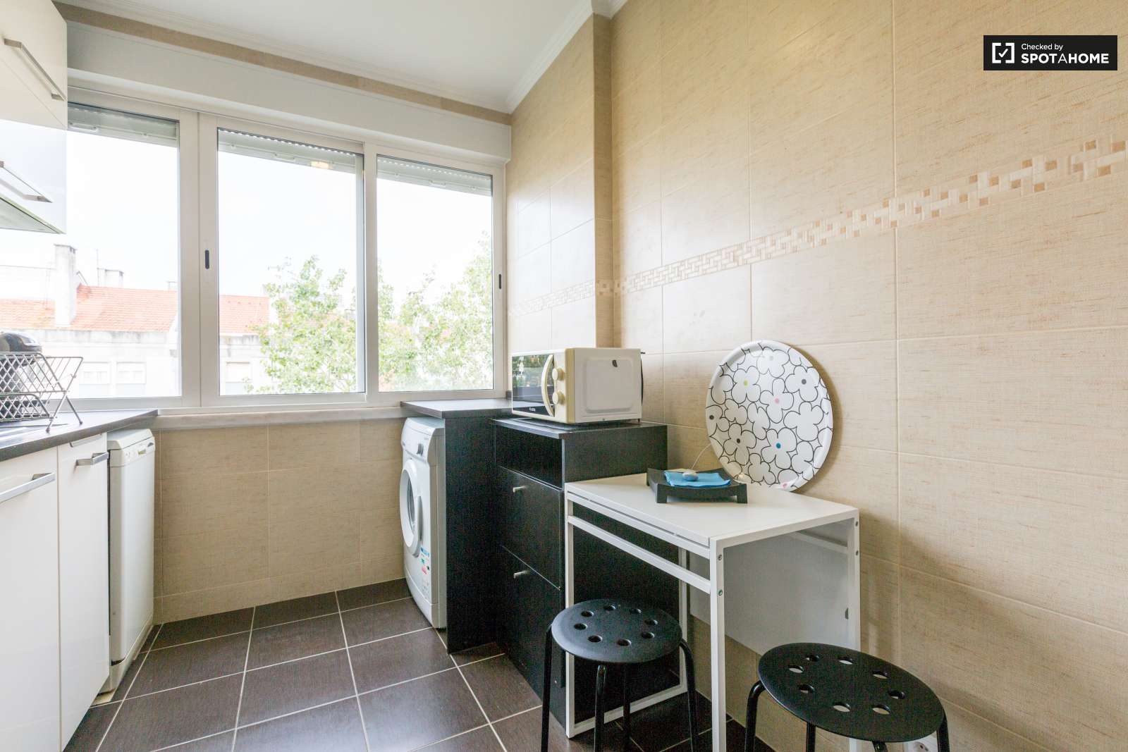 ROOM IN THE CITY CENTRE OF LISBON_BAIXA POMBALINA