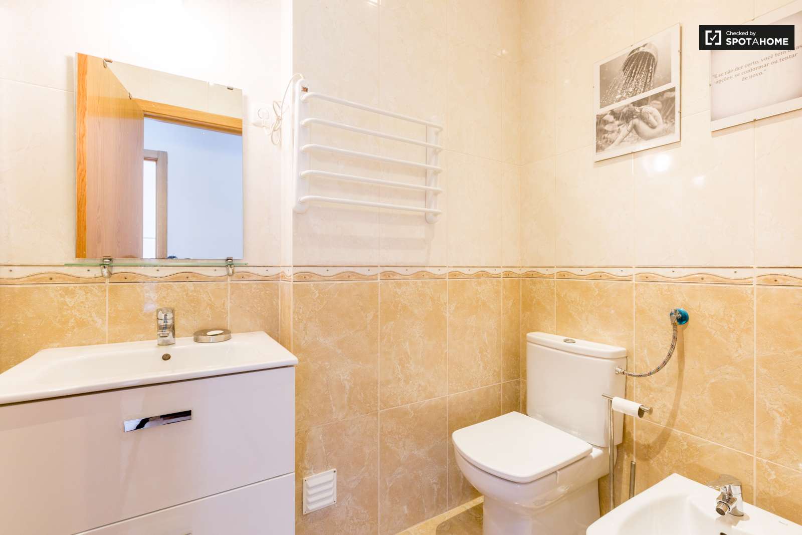 ROOM IN THE CITY CENTRE OF LISBON_BAIXA POMBALINA