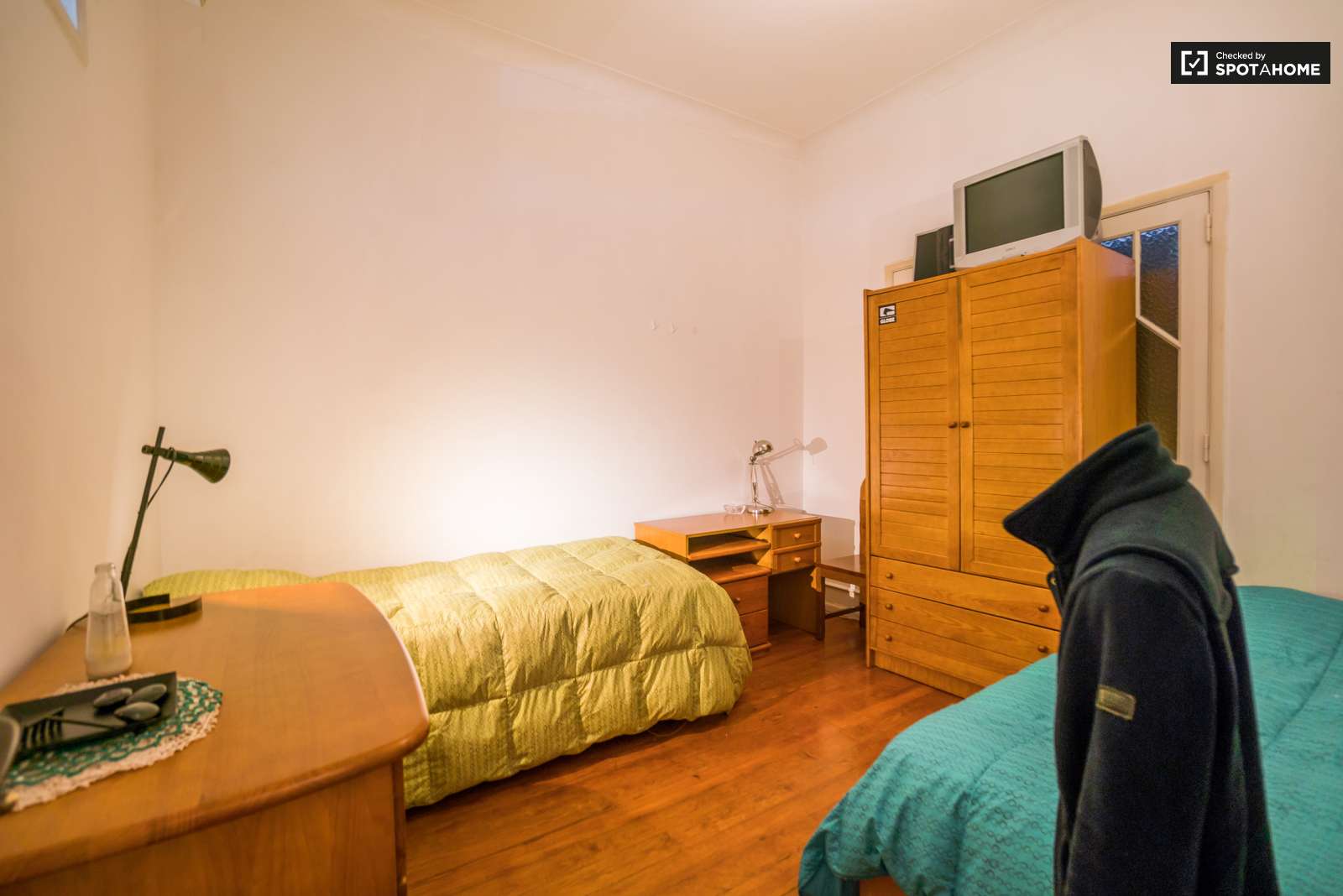 Twin Beds in Charming rooms for rent in flatshare in Arroios, near Metro