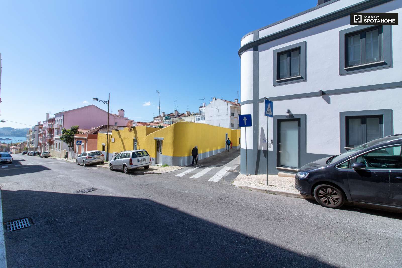 Cute studio apartment for rent in Belém