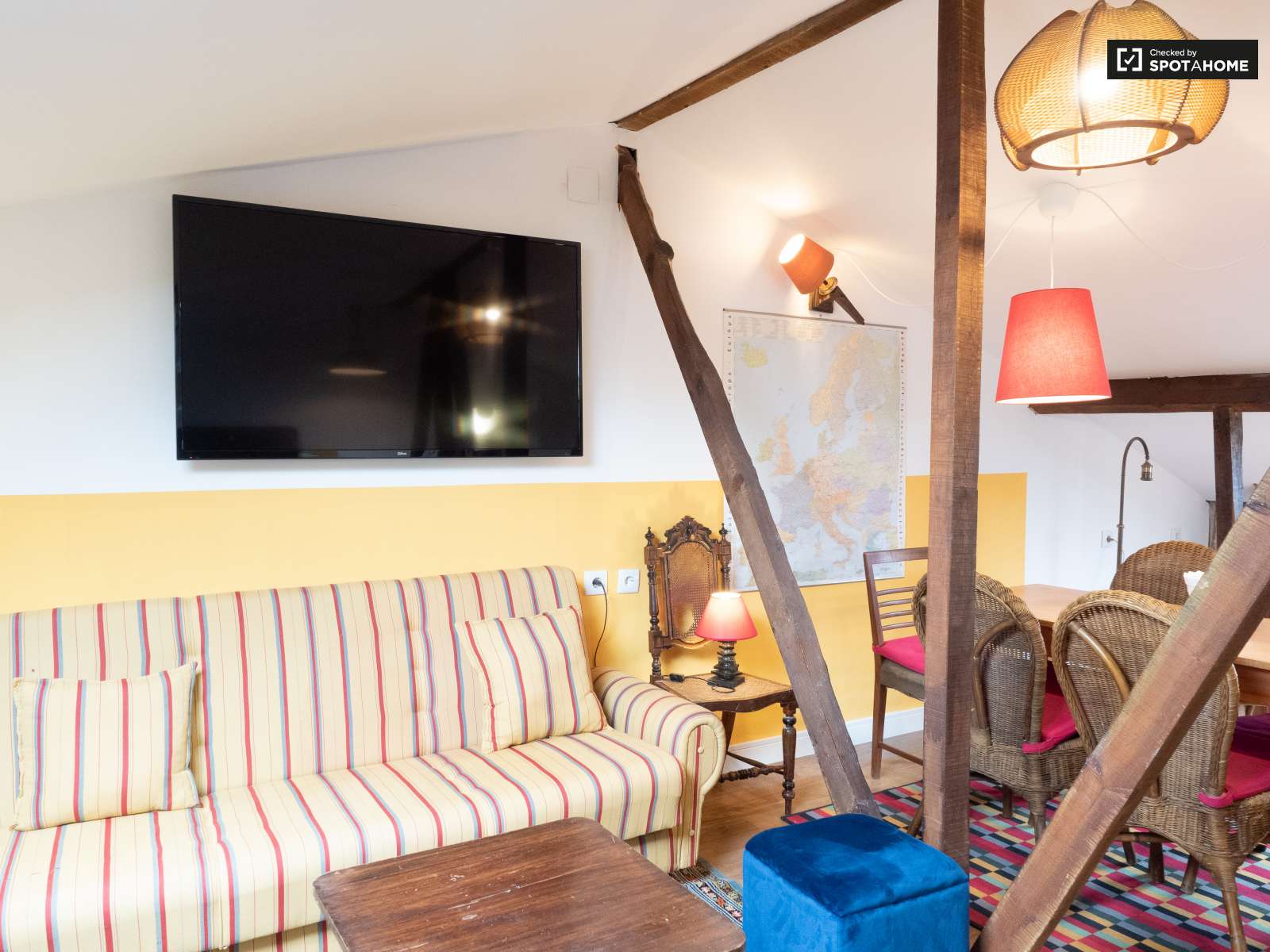 Charming 2-bedroom apartment for rent in Estrela