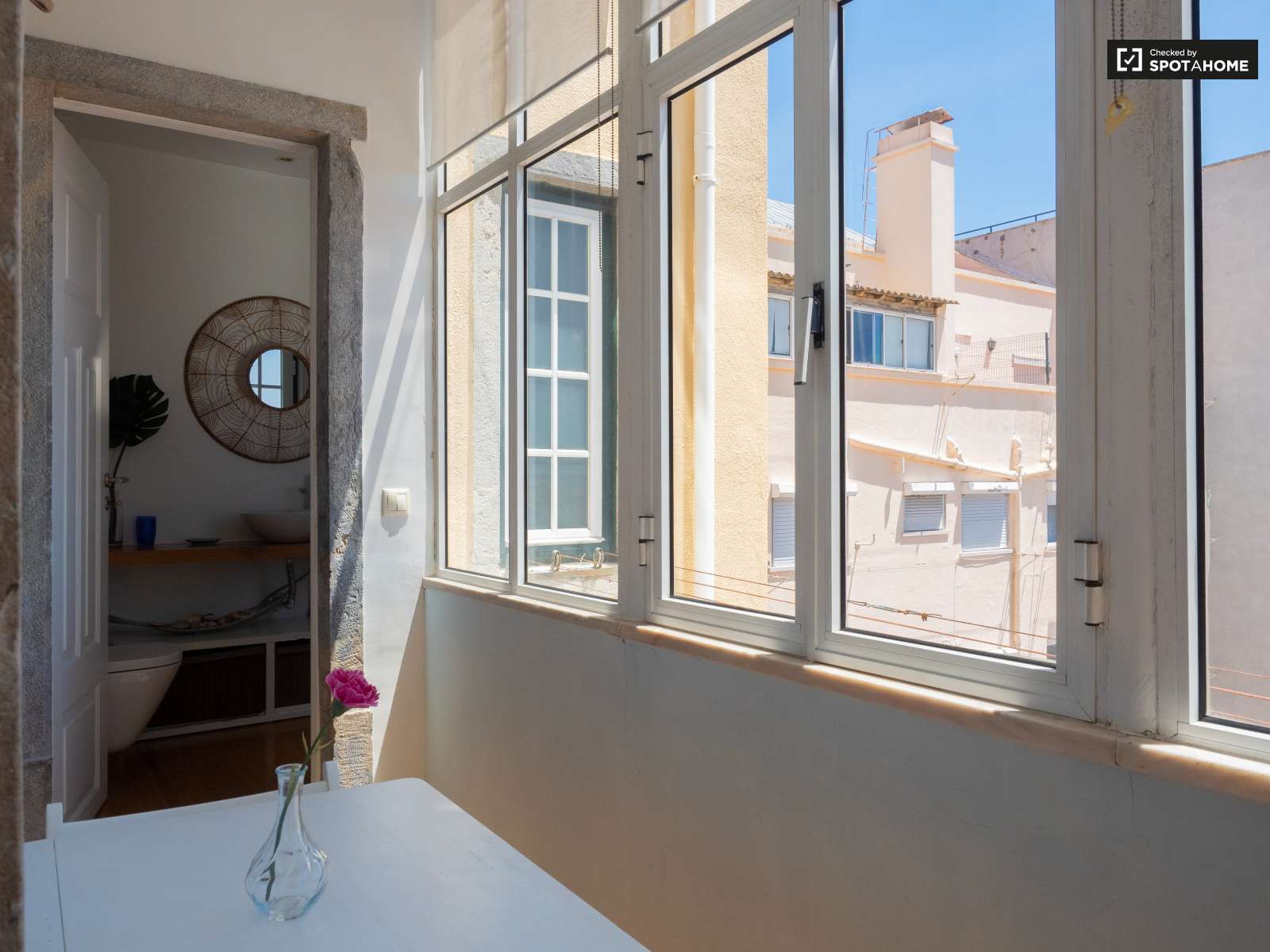 Chic 2-bedroom apartment for rent in Penha de França