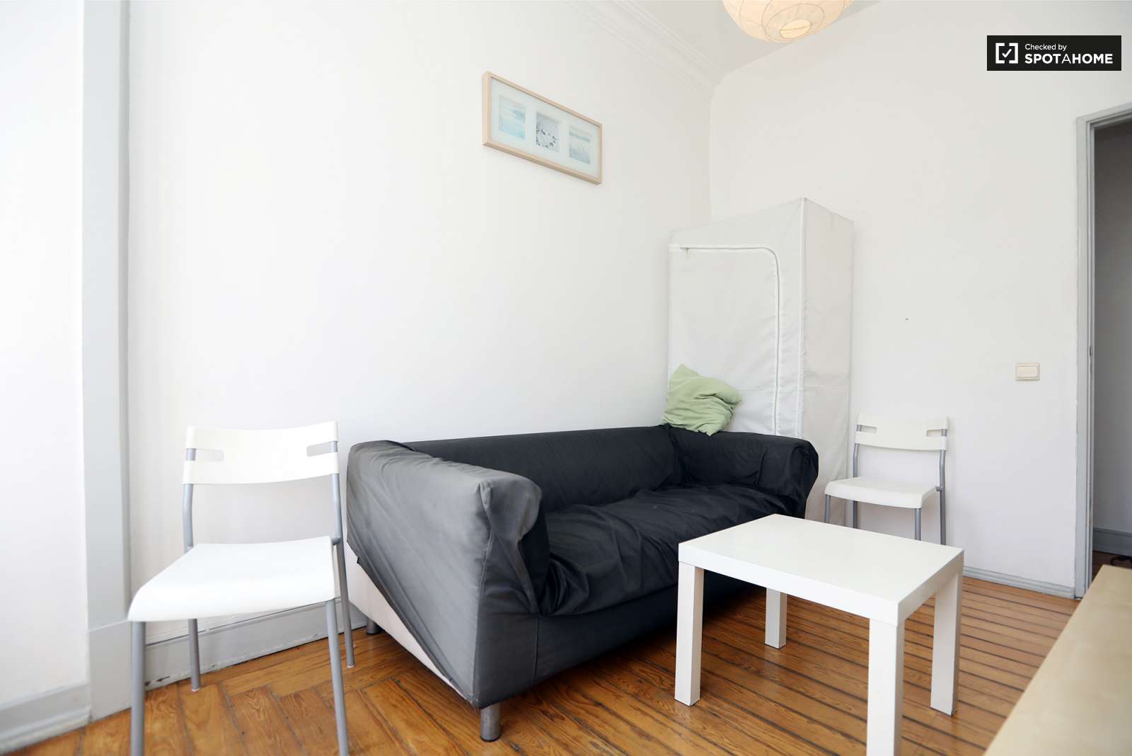 Quarto junto ao Loures Shopping