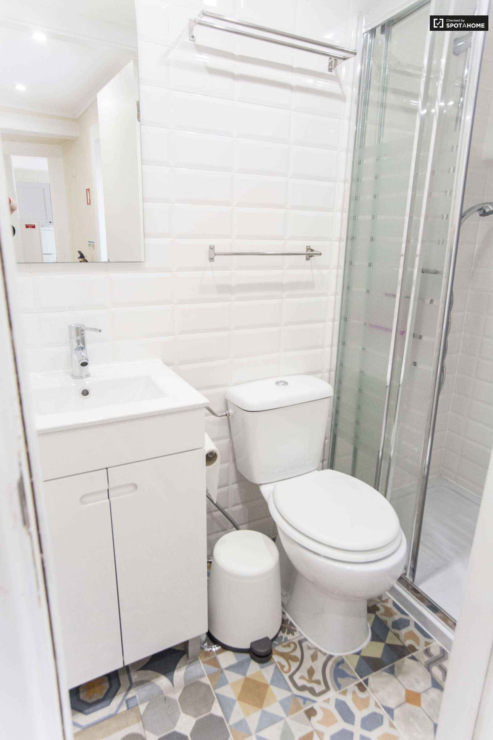 Bright 2-bedroom apartment for rent in Arroios, Lisbon