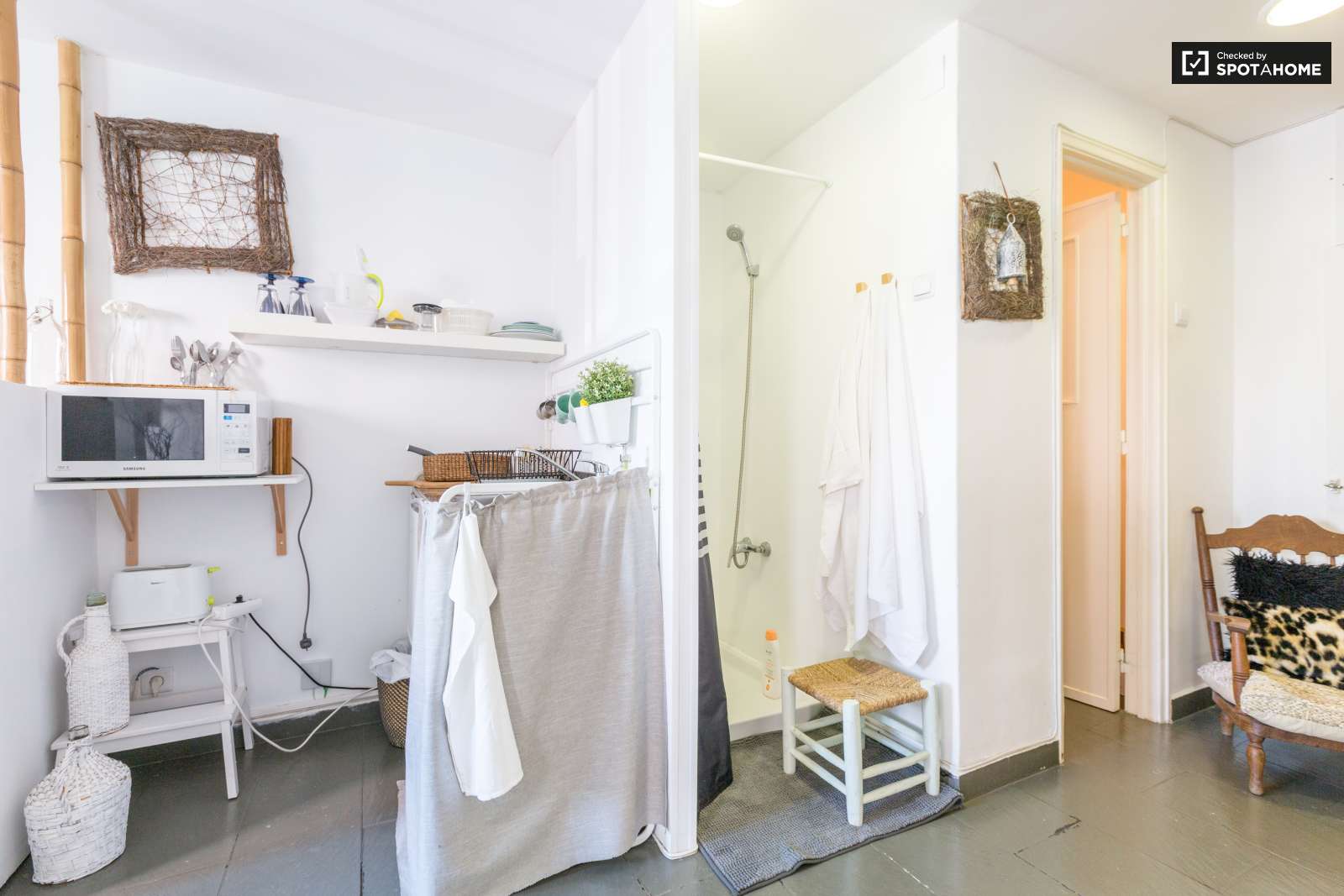 Beauty and Sunny Apartment For Rent In Lisbon
