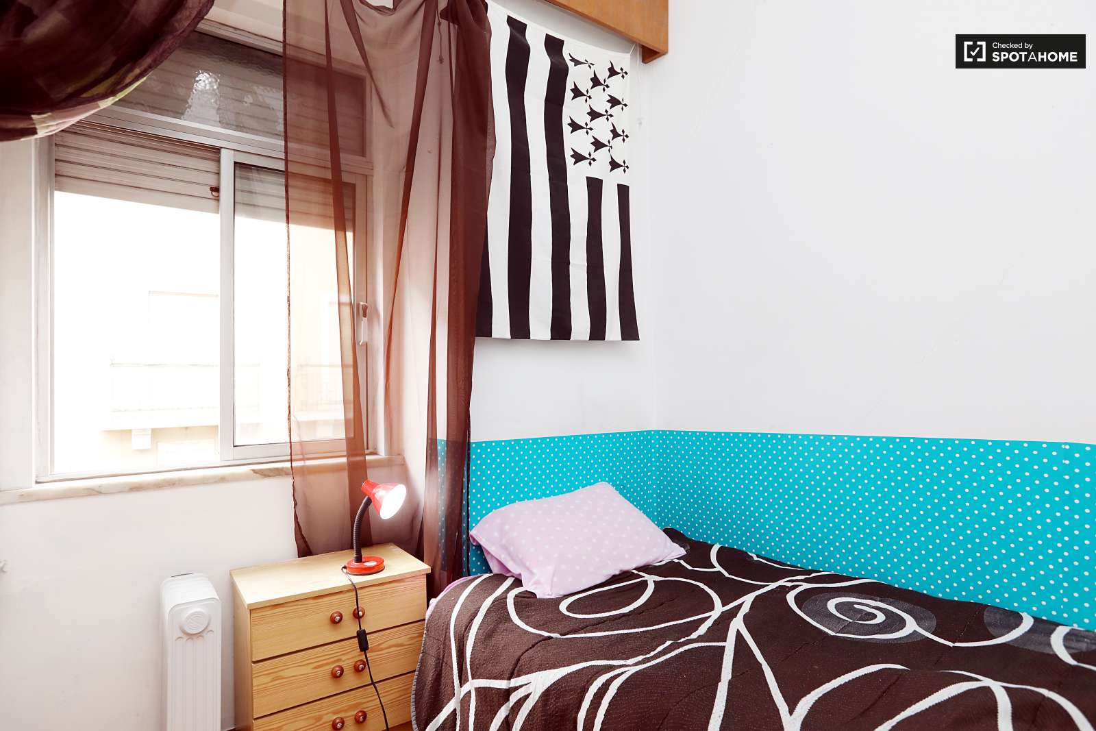 Single Bed in Rooms for rent in 3-bedroom apartment in Arroios