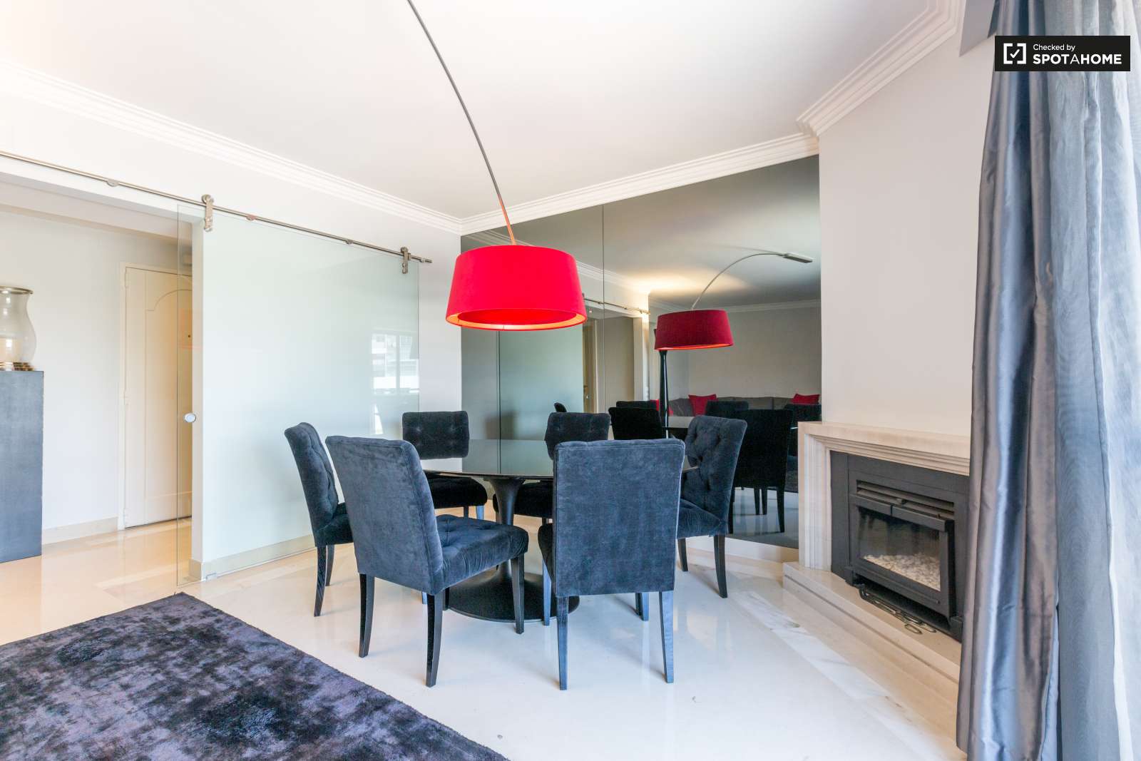 2-bedroom apartment with balcony for rent in São Domingos de Benfica