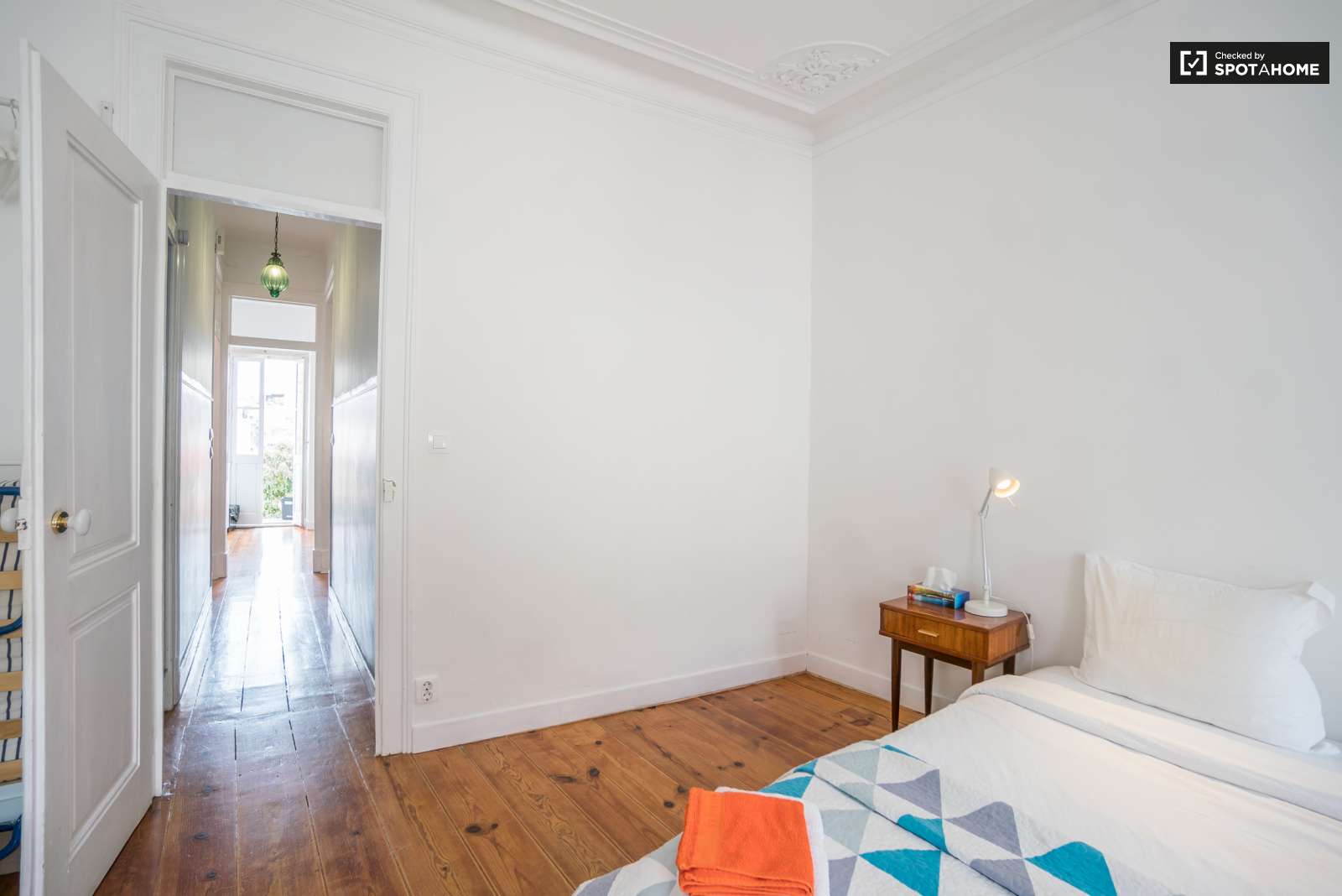 Beautiful 1-bedroom duplex apartment with terrace for rent in Santos