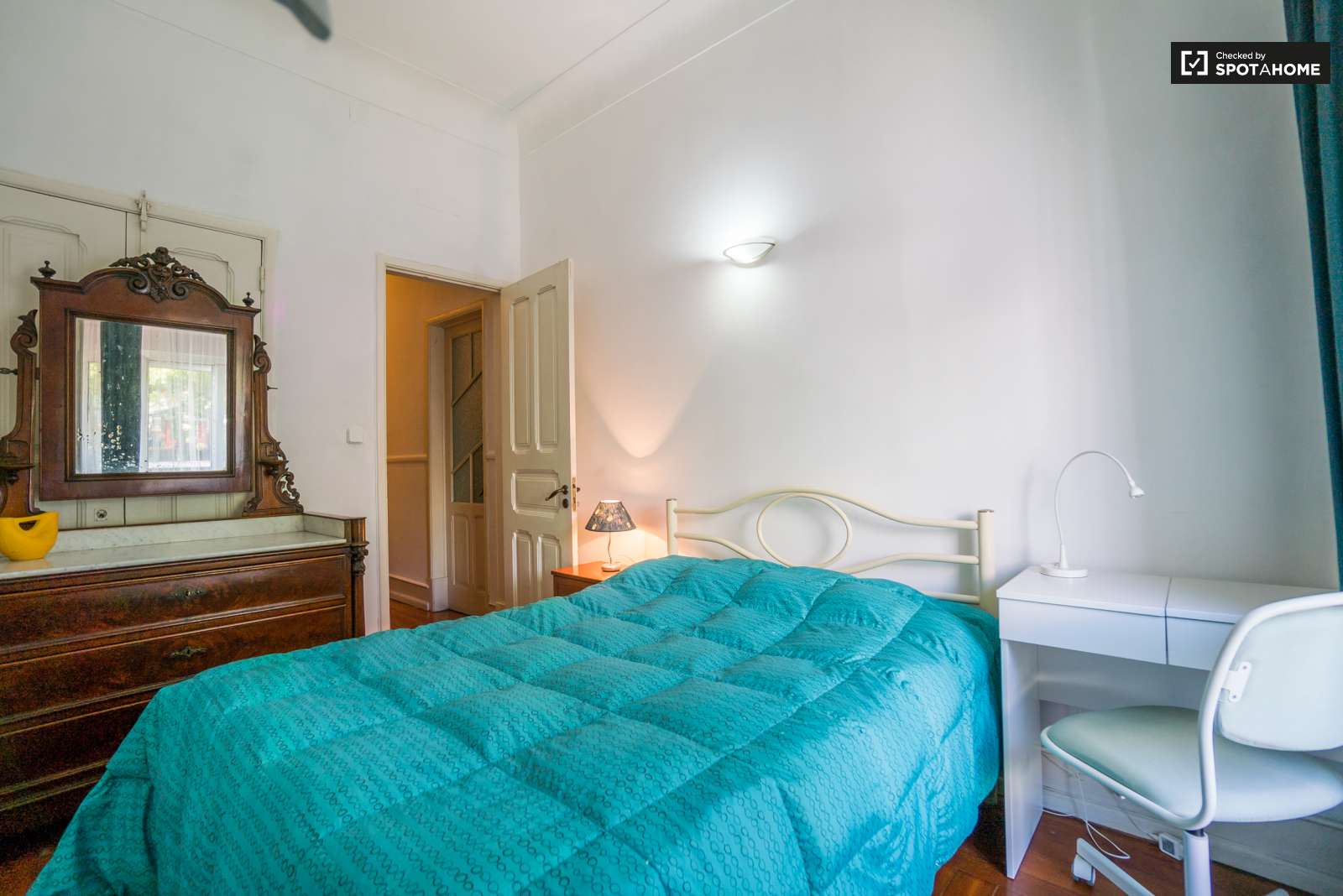 Room in Campo de Ourique, near Mercado Campo Ourique