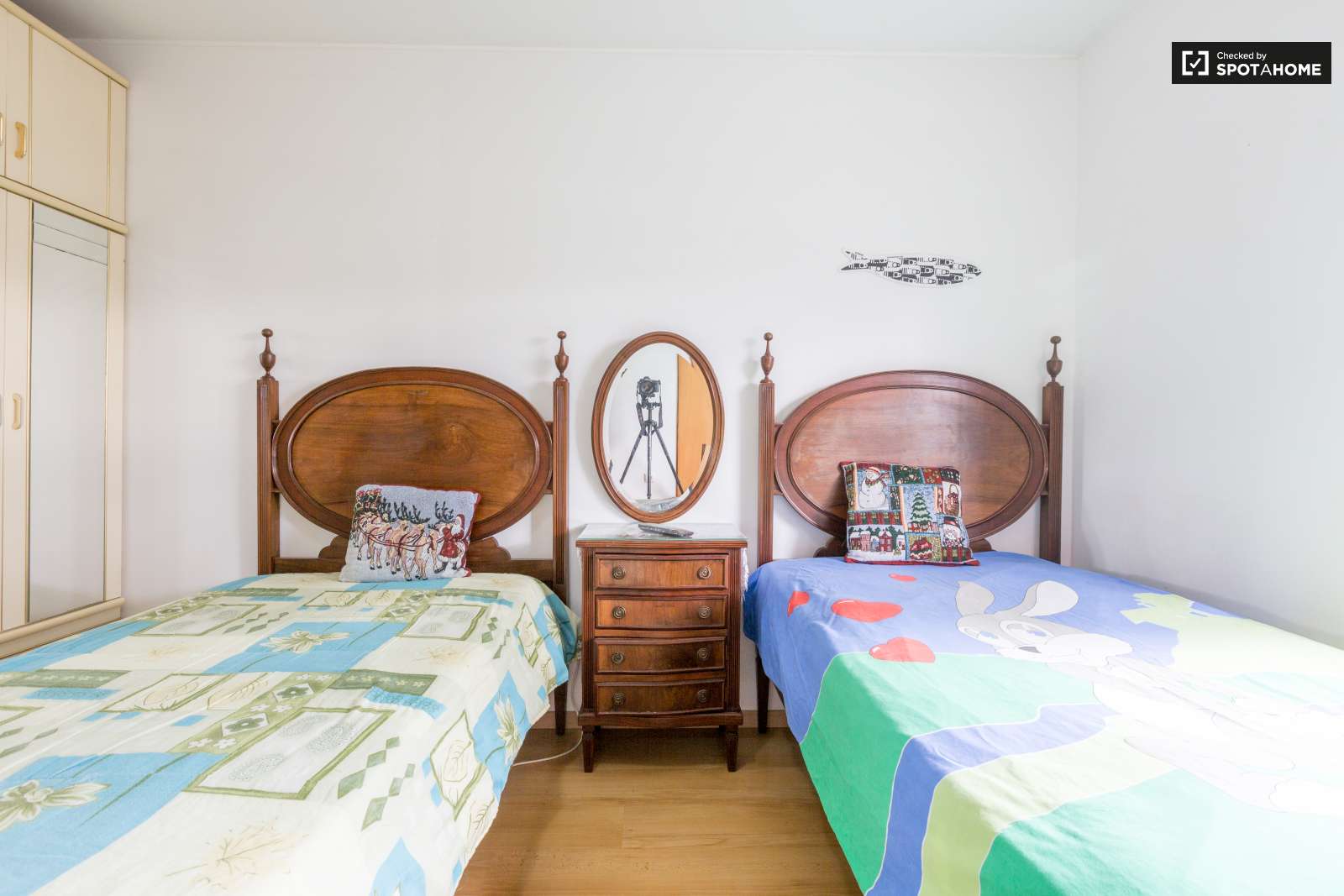 Twin Beds in Rooms for rent in 3-bedroom apartment in Lumiar