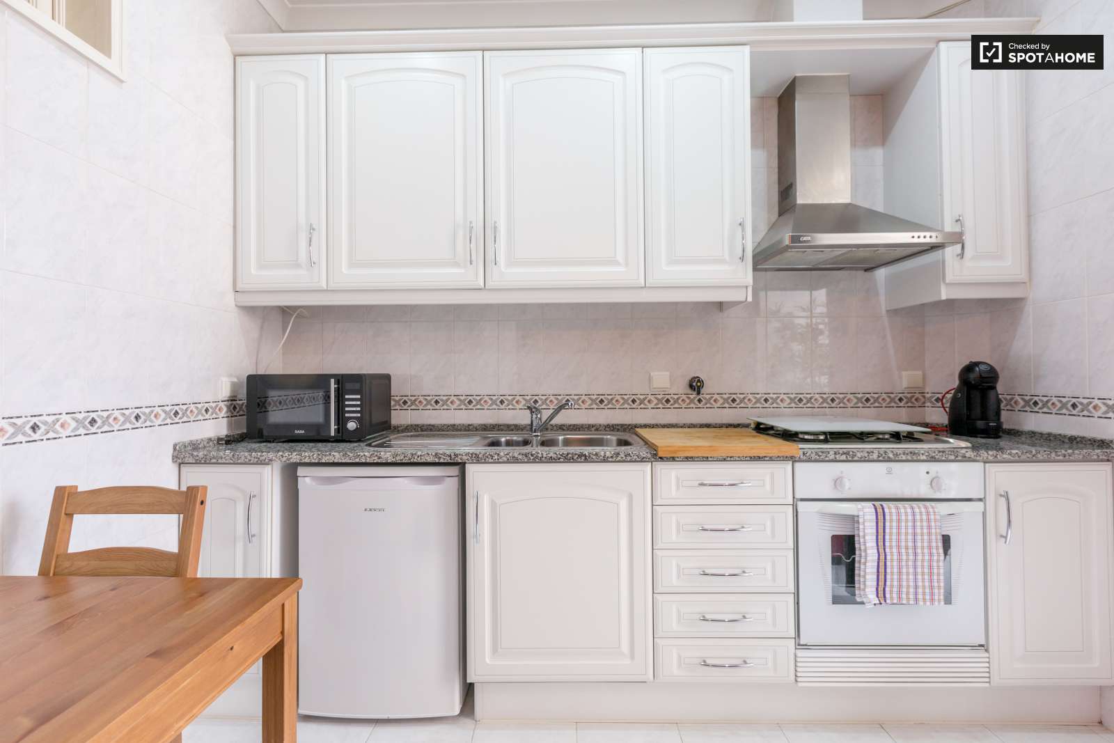 Modern 2-bedroom apartment for rent in Avenidas Novas