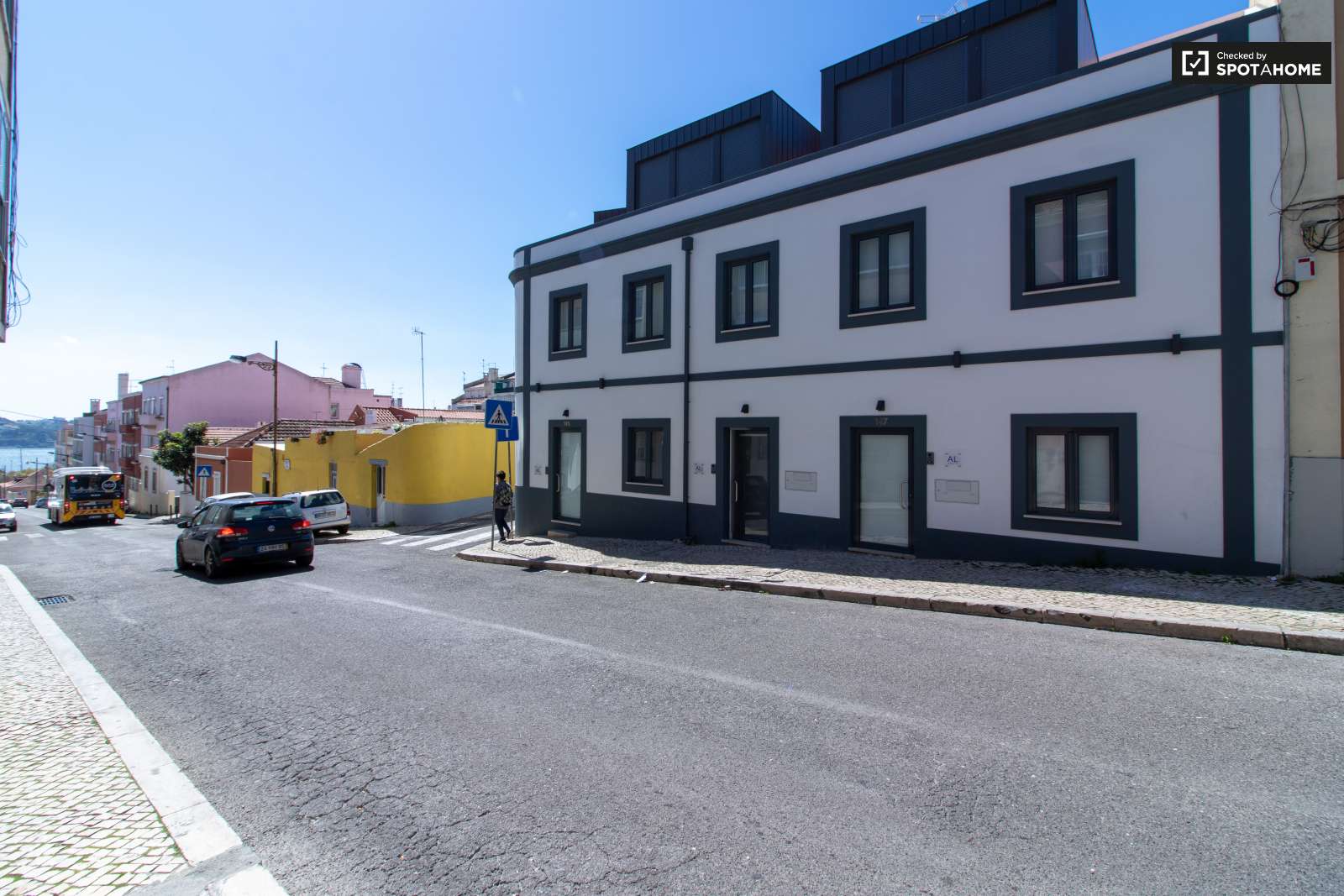 Stylish studio apartment for rent in Belém