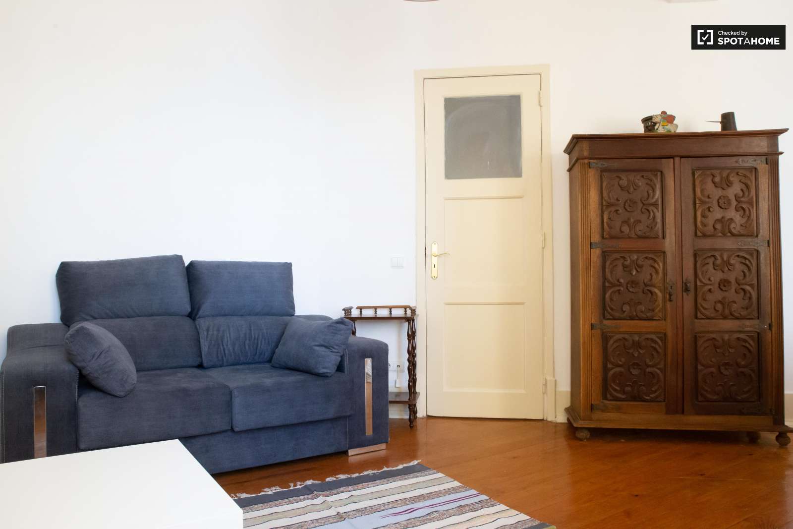 Renovated 3-bedroom apartment for rent in Graça e São Vicente