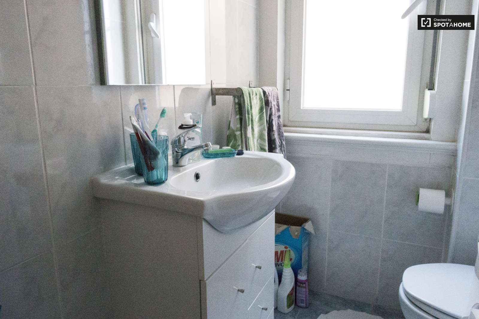 Quarto Espaçoso e Confortavel no Distrito de Lisboa