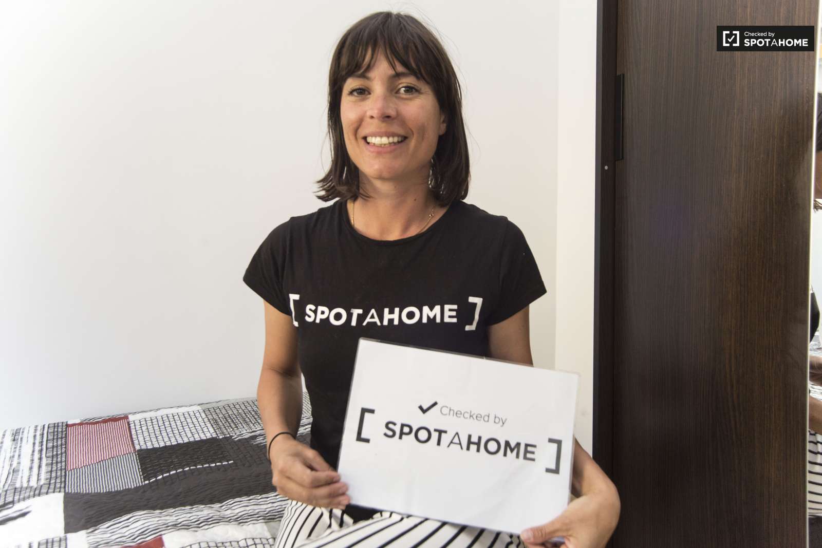 Single Bed in Bright rooms for rent in 4-bedroom apartment in Benfica