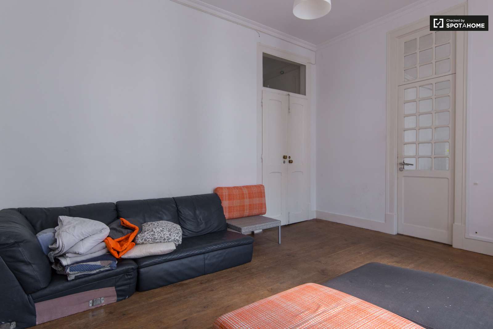 Double bed in Rooms for rent in modern 7-bedroom apartment in Avenidas Novas