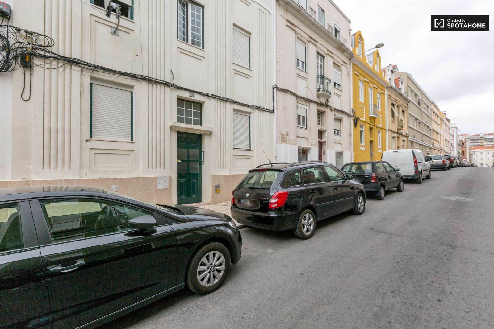 Cozy 1-bedroom apartment for rent near Metro in Olaias