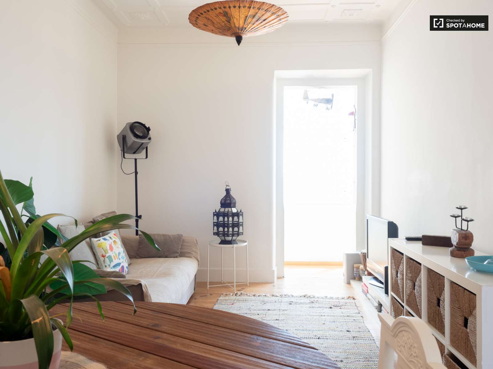 Chic 2-bedroom apartment for rent in Penha de França