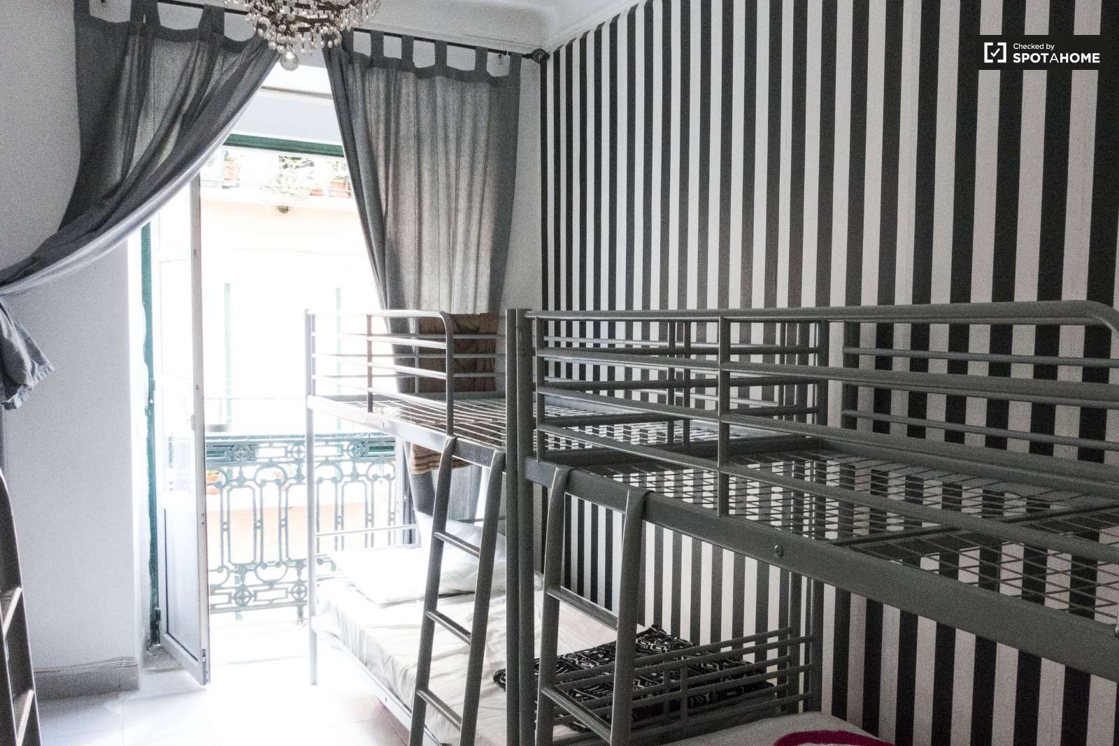 Hermoso lugares en alverca todo a la mano centro comerciales a los lados d la casa centro d salid combos autocares mercados par