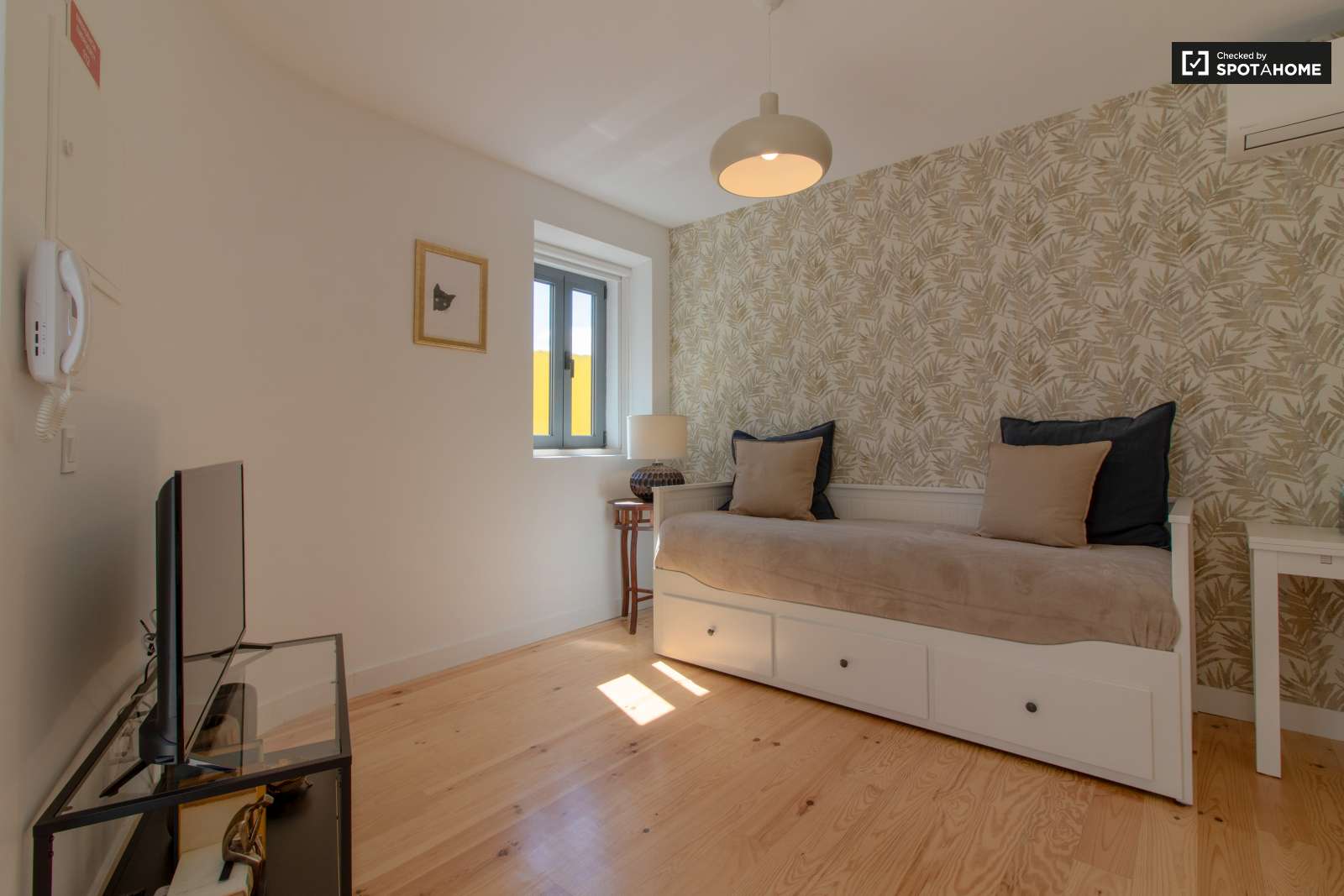 Cute studio apartment for rent in Belém