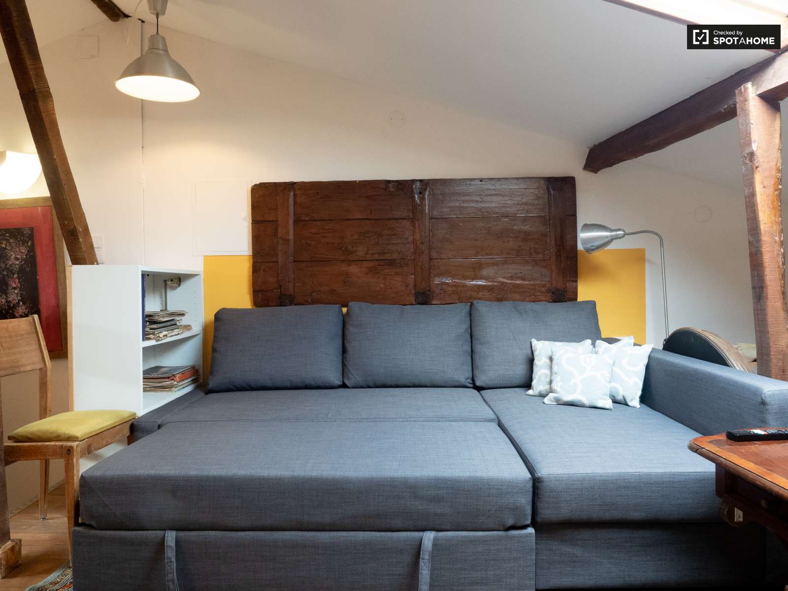 Charming 2-bedroom apartment for rent in Estrela