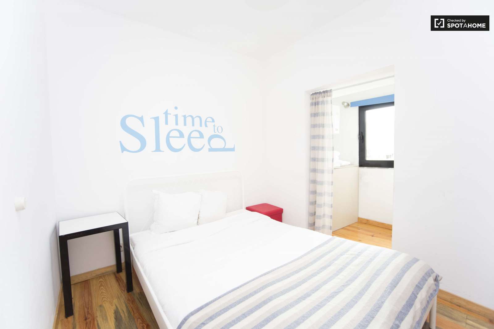 Minimalist 1-bedroom apartment for rent close to the botanical garden in Ajuda