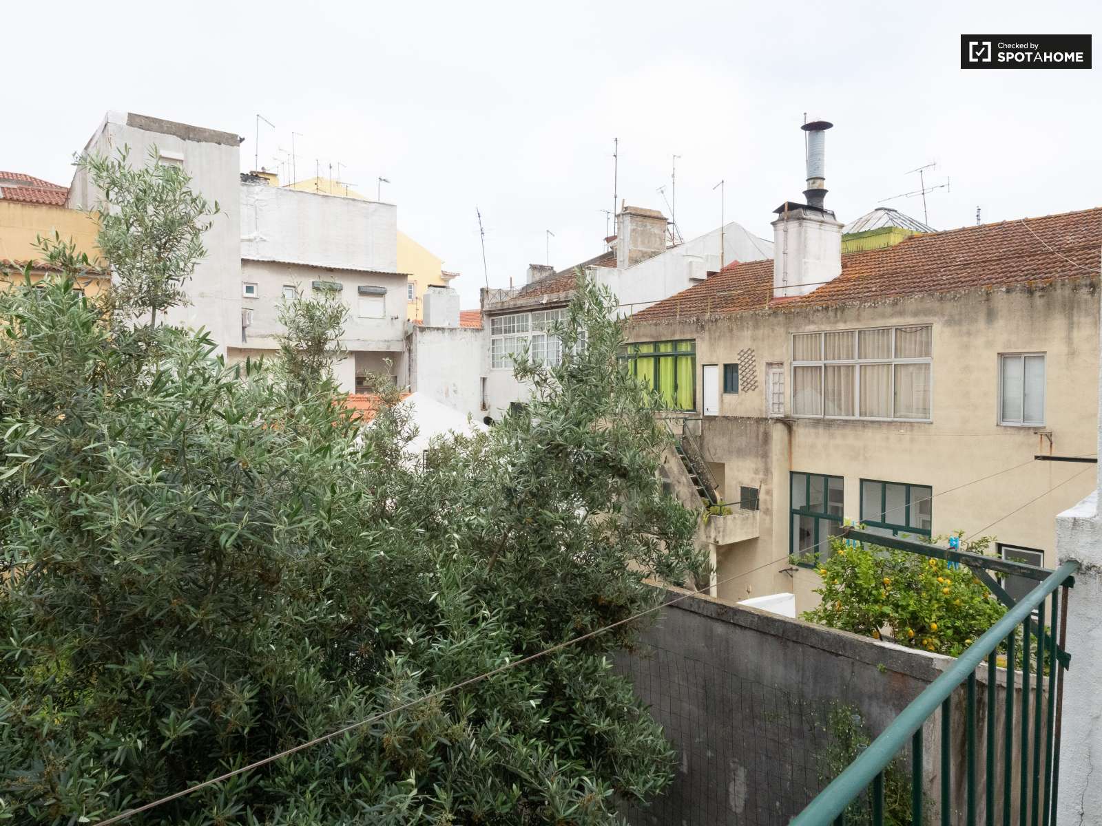 Charming 2-bedroom apartment for rent in Estrela