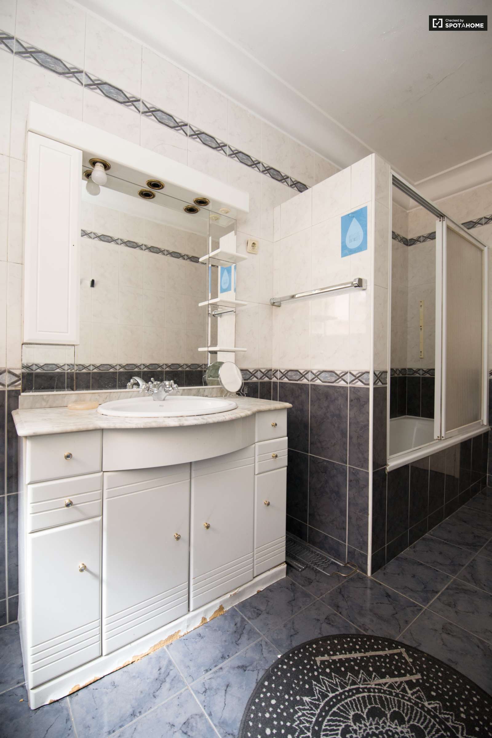 Fantastico Quarto Com Vista Sobre o Tejo e Ponte 25 Abril