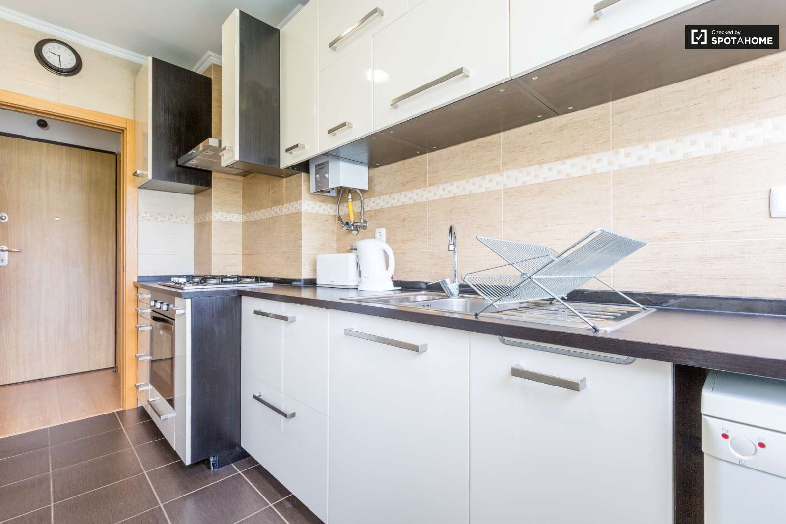 ROOM IN THE CITY CENTRE OF LISBON_BAIXA POMBALINA