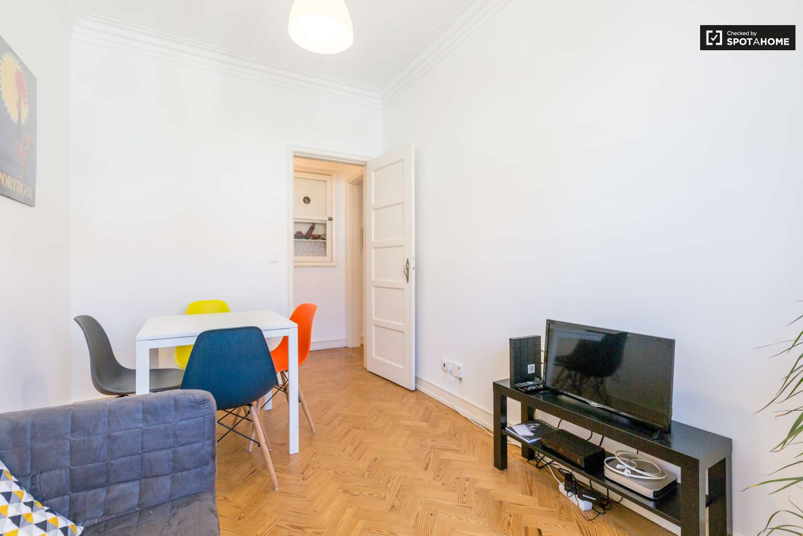 Quarto em apartamento zona nobre cidade Lisboa a 3 minutos do Instituto Superior Técnico