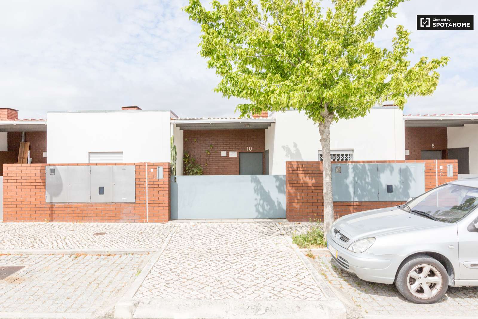 Twin Beds in Rooms for rent in 3-bedroom apartment in Lumiar