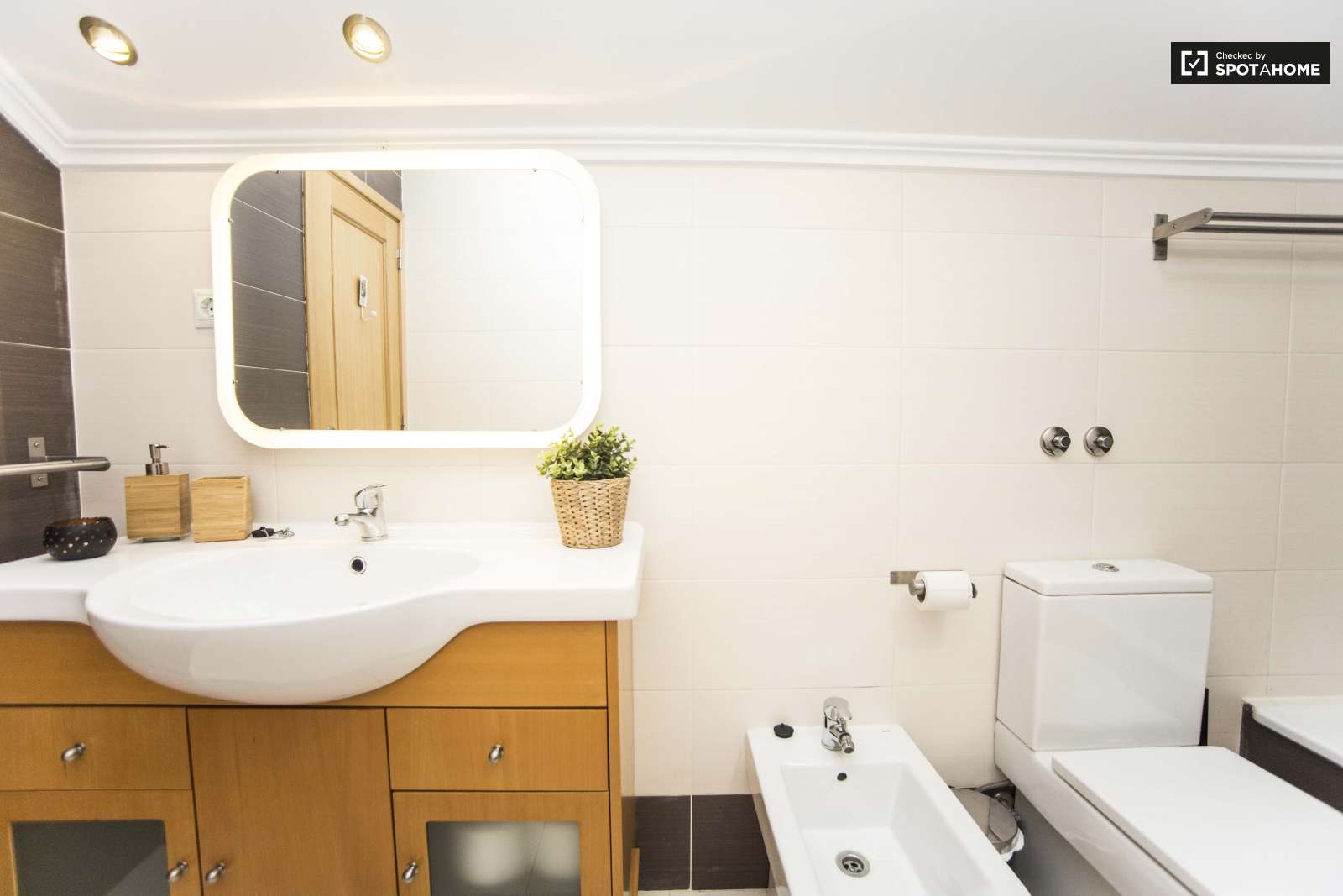 Double room near Estrela in an exclusive apartment for Erasmus Students