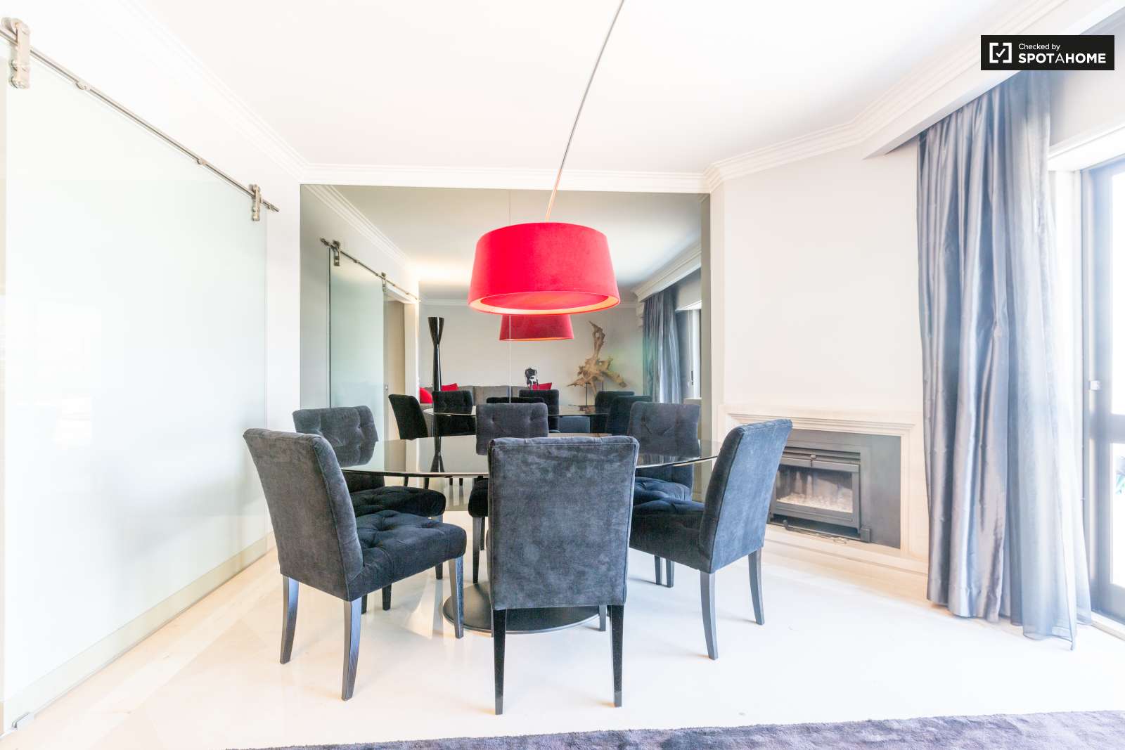 2-bedroom apartment with balcony for rent in São Domingos de Benfica