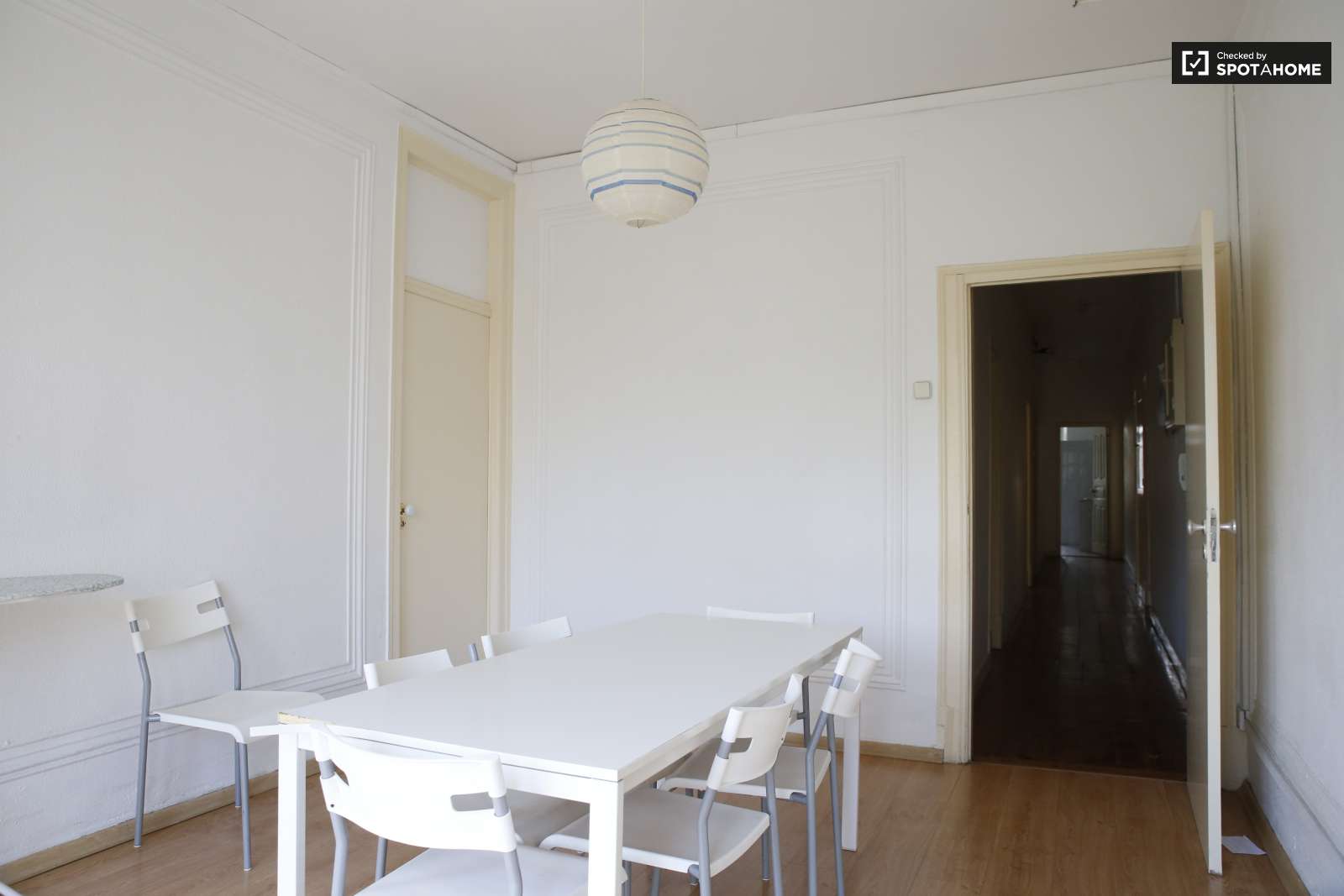 Twin Beds in Gorgeous rooms for rent in lovely flatshare in Avenidas Novas, near Metro Saldanha