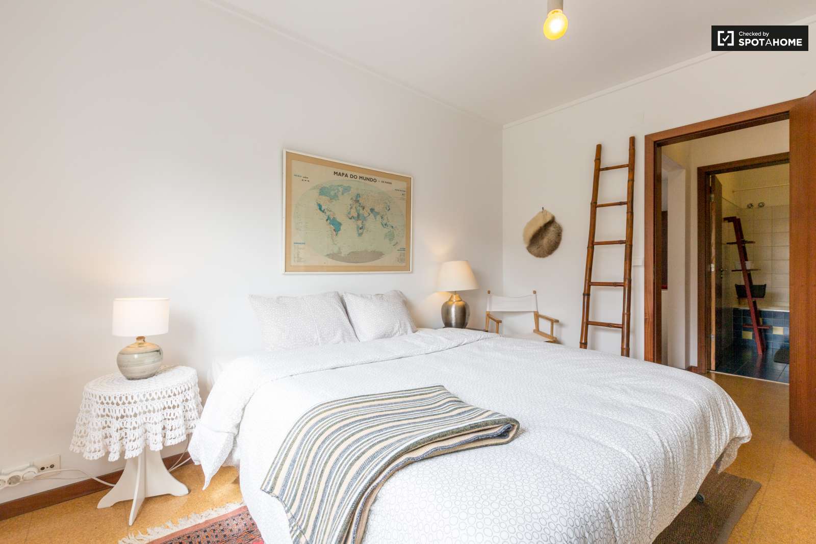 Delightful 1-bedroom apartment with parking garage for rent in Graça e São Vicente