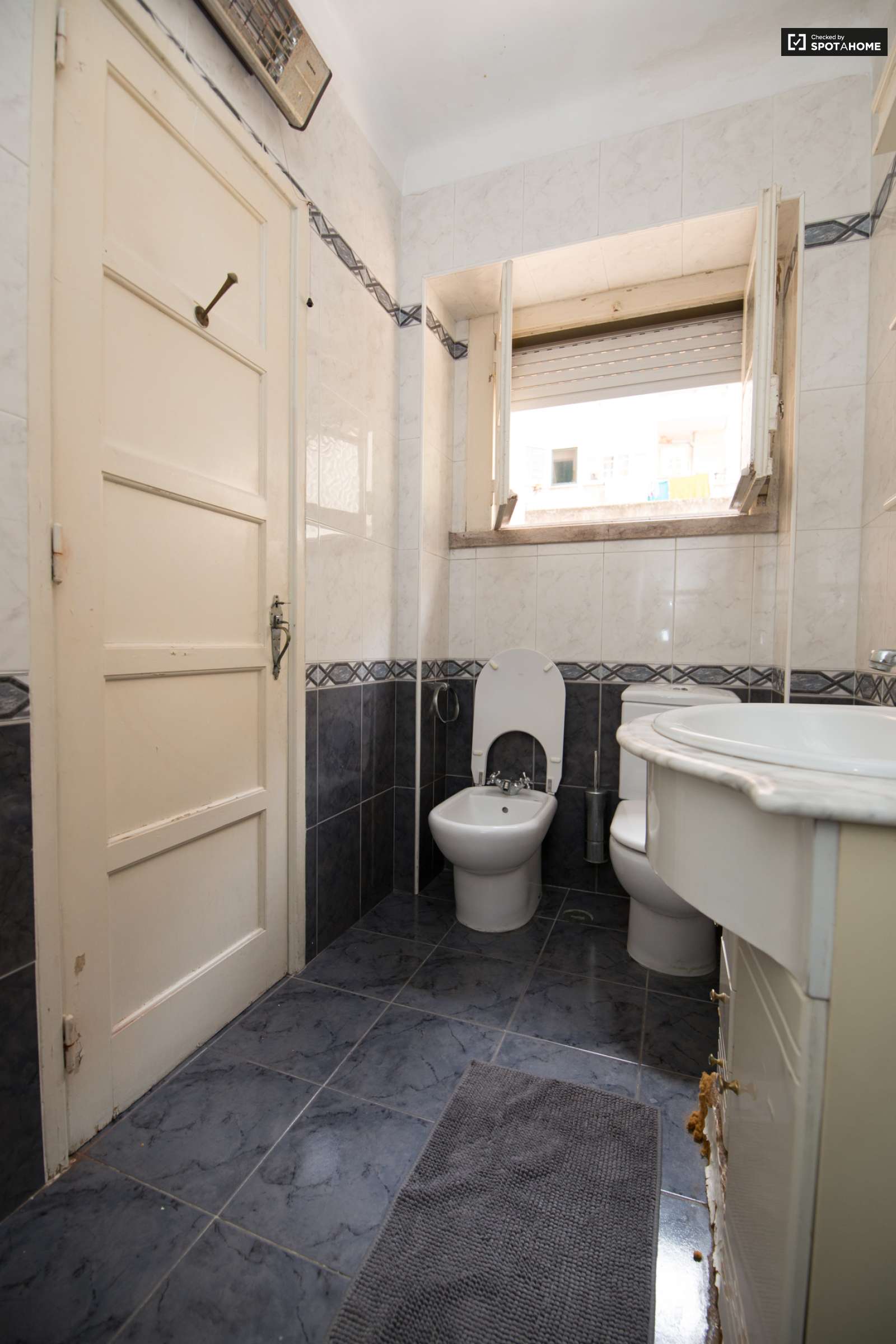 Fantastico Quarto Com Vista Sobre o Tejo e Ponte 25 Abril