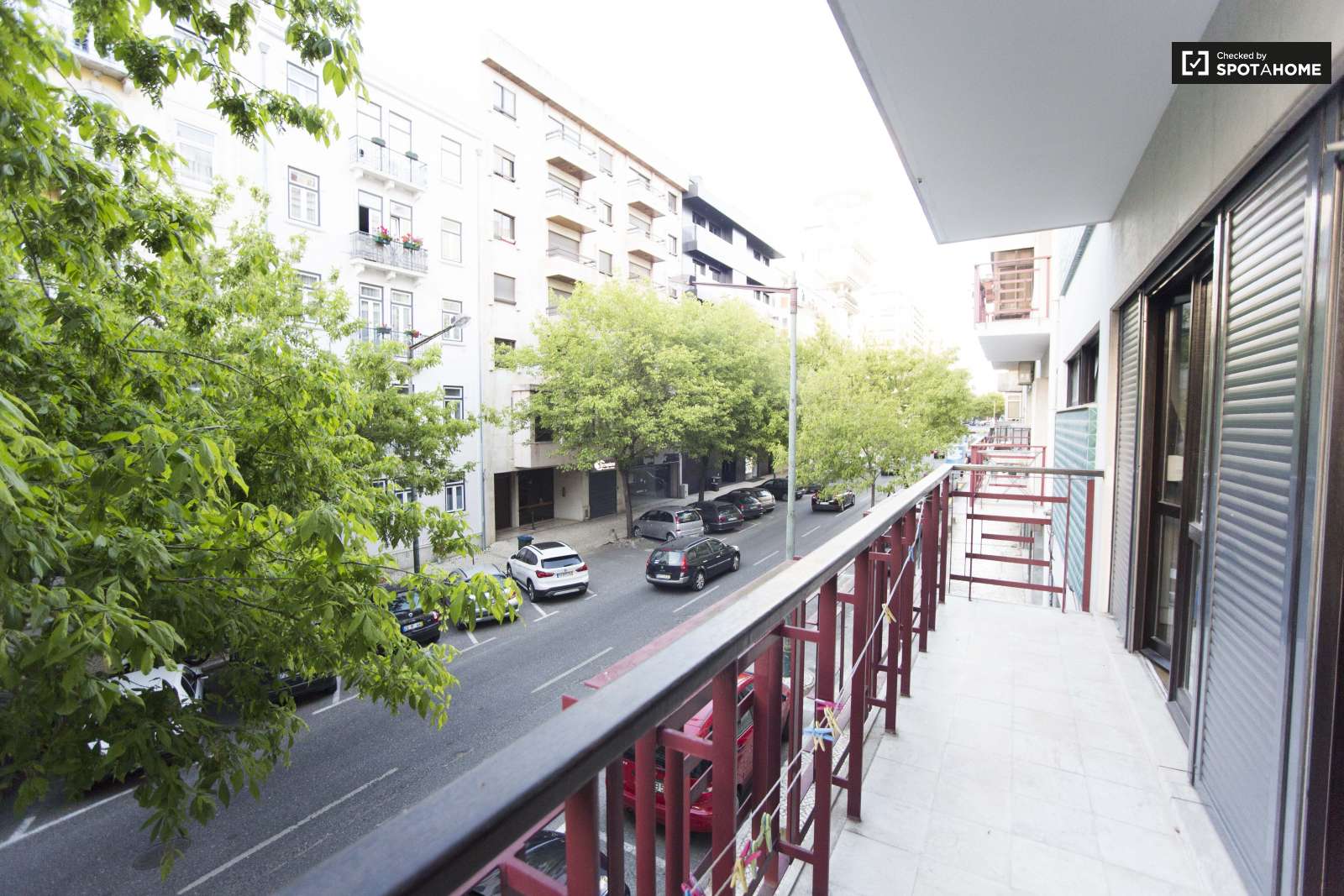 Single Bed in Furnished rooms for rent in super cool shared students residence in Avenidas Nova