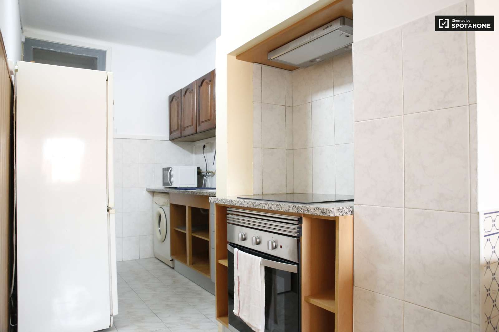 Double bed in Rooms for rent in 2-bedroom apartment in Alameda