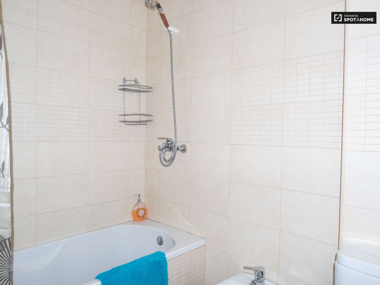 Stylish 1-bedroom apartment for rent in Lumiar